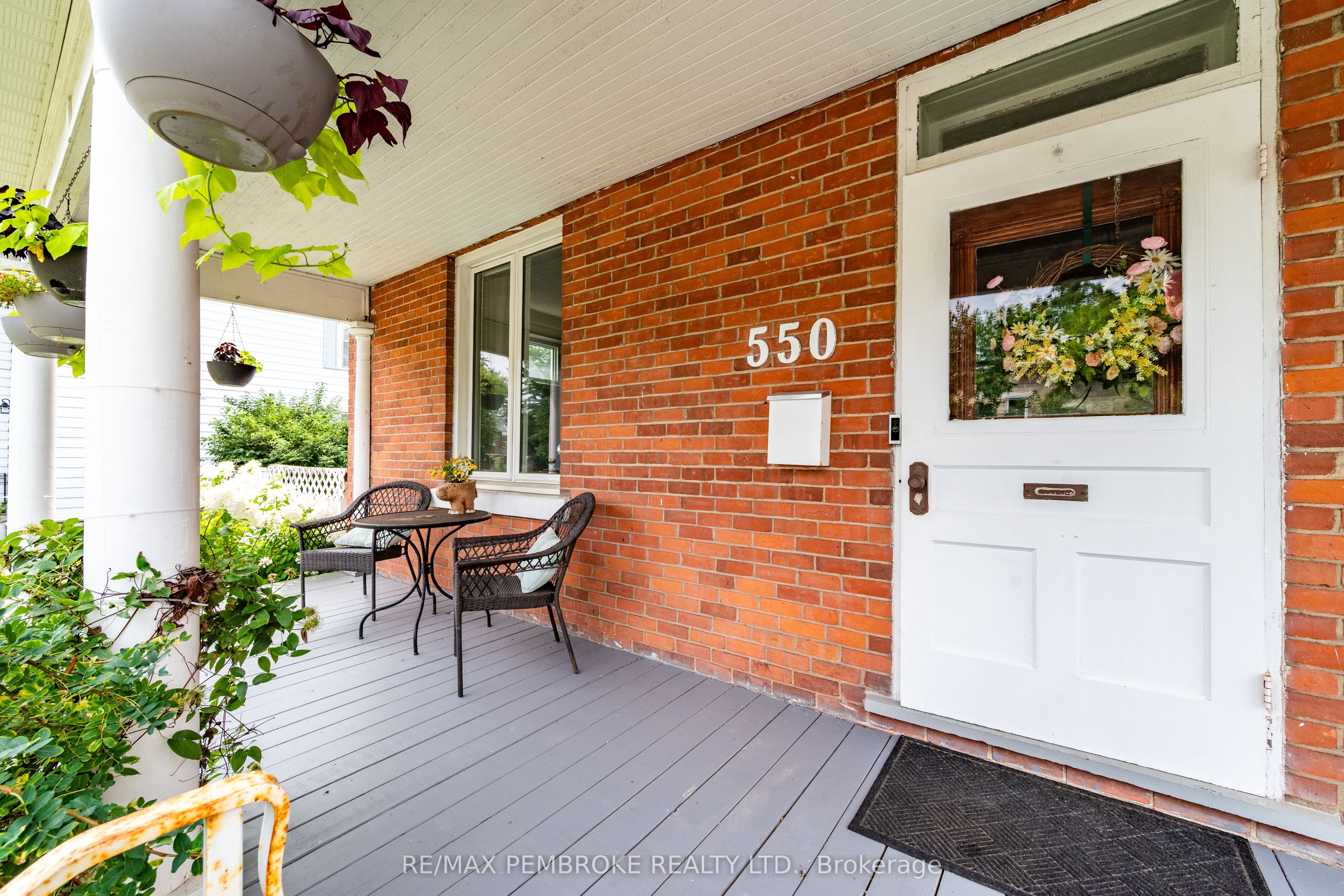 550 Mary Street, Pembroke, ON K8A 5X3 photo 2