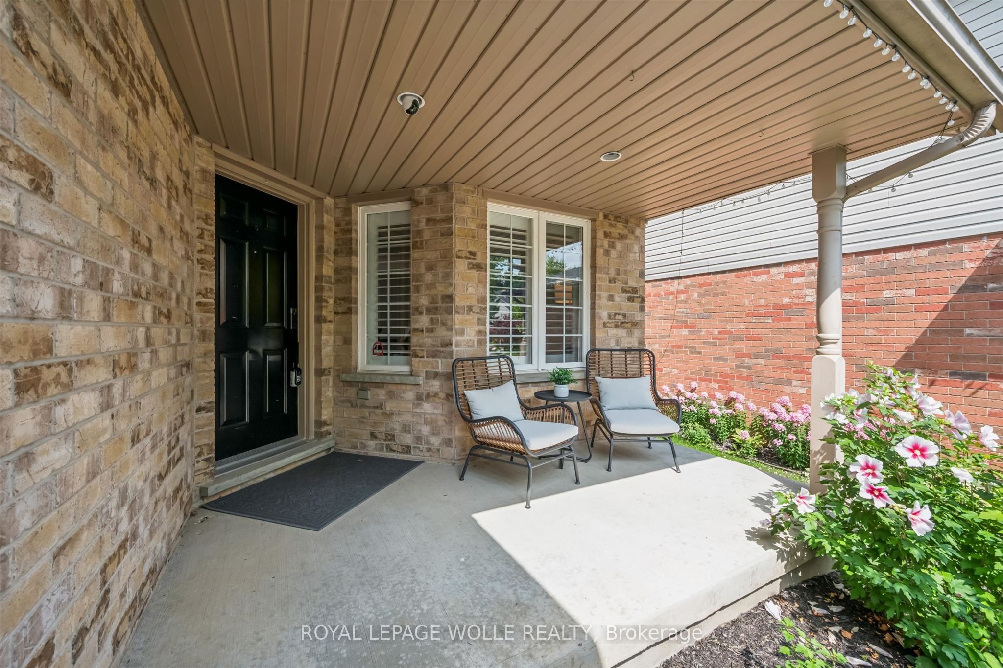 109 Rush Meadow Street, Kitchener, ON N2R 1T3 photo 2
