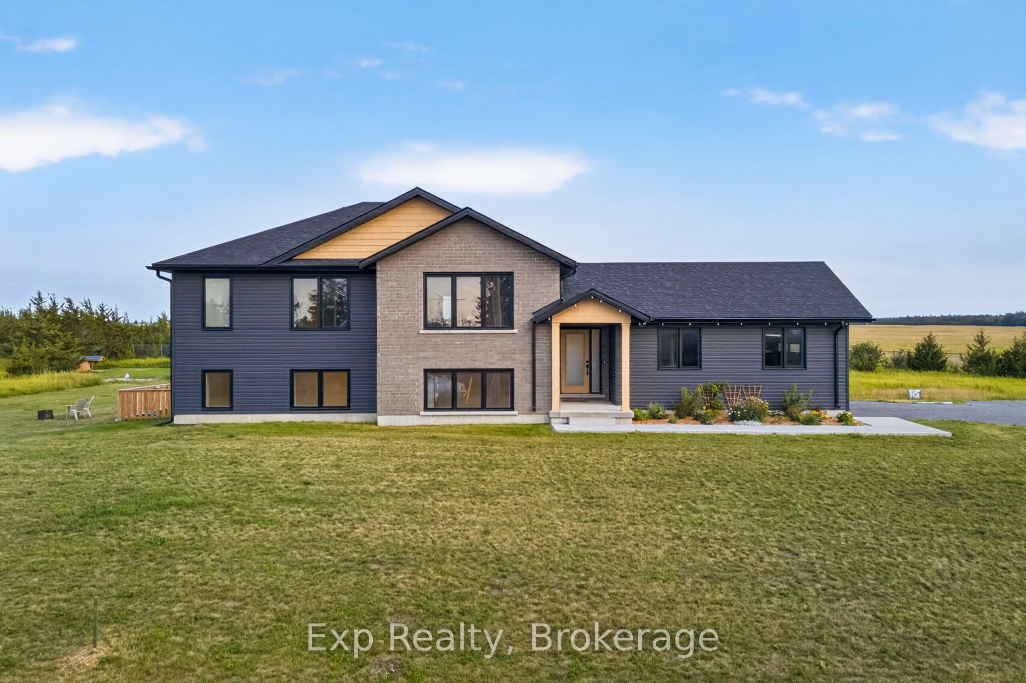 3300 County Road 2 Road, Prince Edward County, ON K0K 1G0