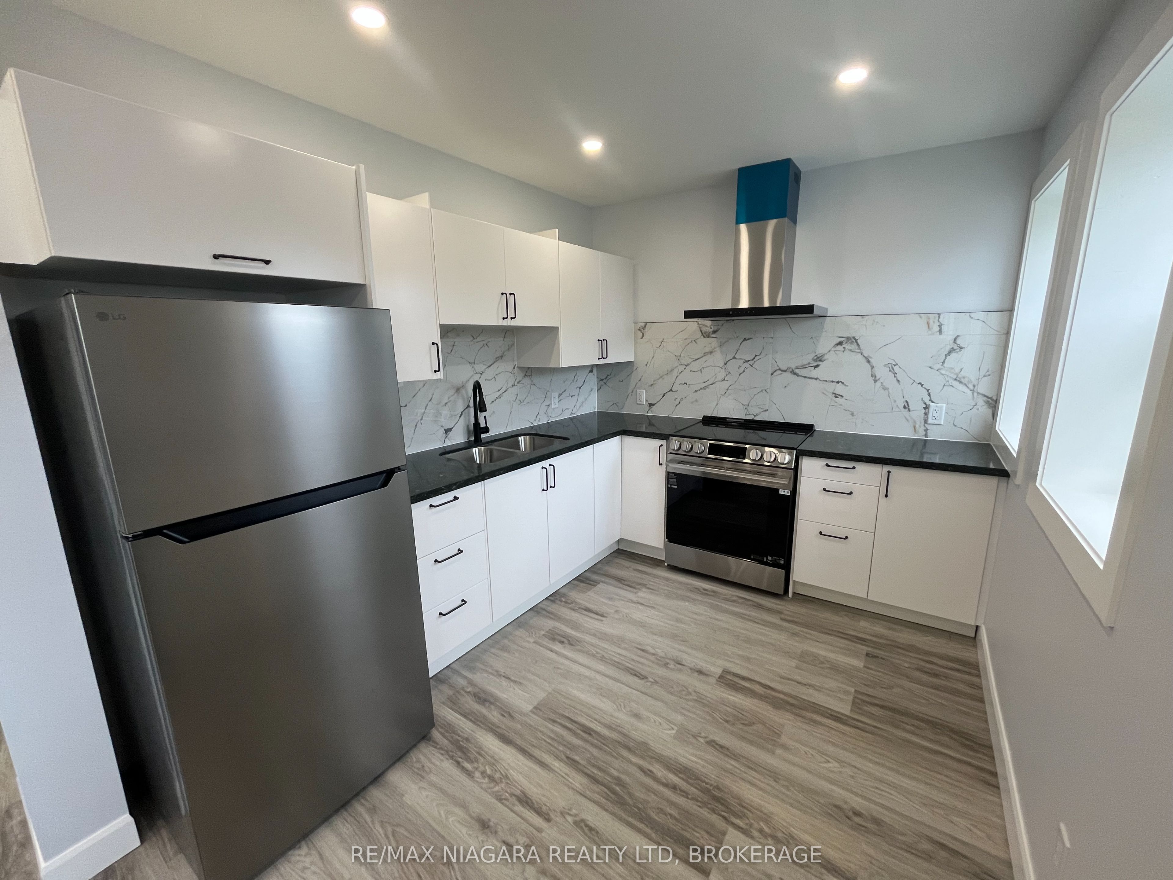 243 Dufferin Street UPPER FRONT, Fort Erie, ON L2A 2T7