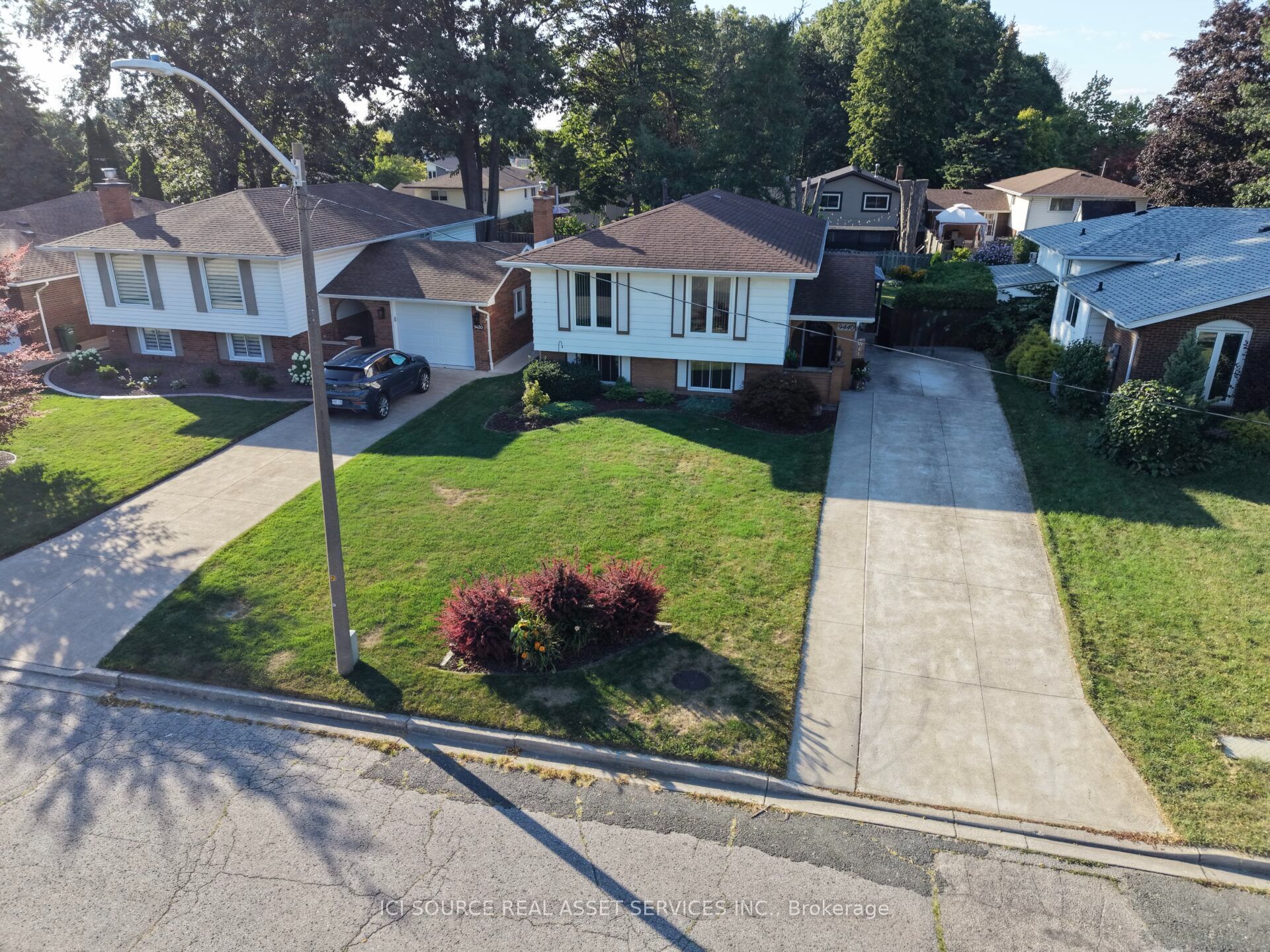 9440 Chestnut Drive, Windsor, ON N8R 1G8 photo 2