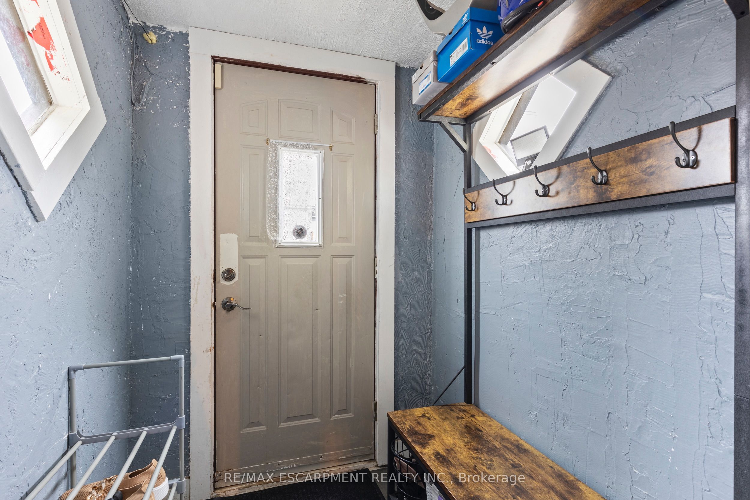 4774 Saint Clair Avenue, Niagara Falls, ON L2E 3T1 photo 2