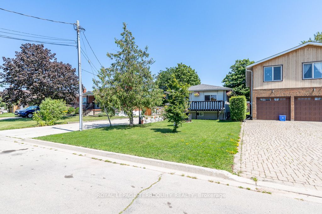 134 Homeside Avenue, Hamilton, ON L8G 3H1 photo 2