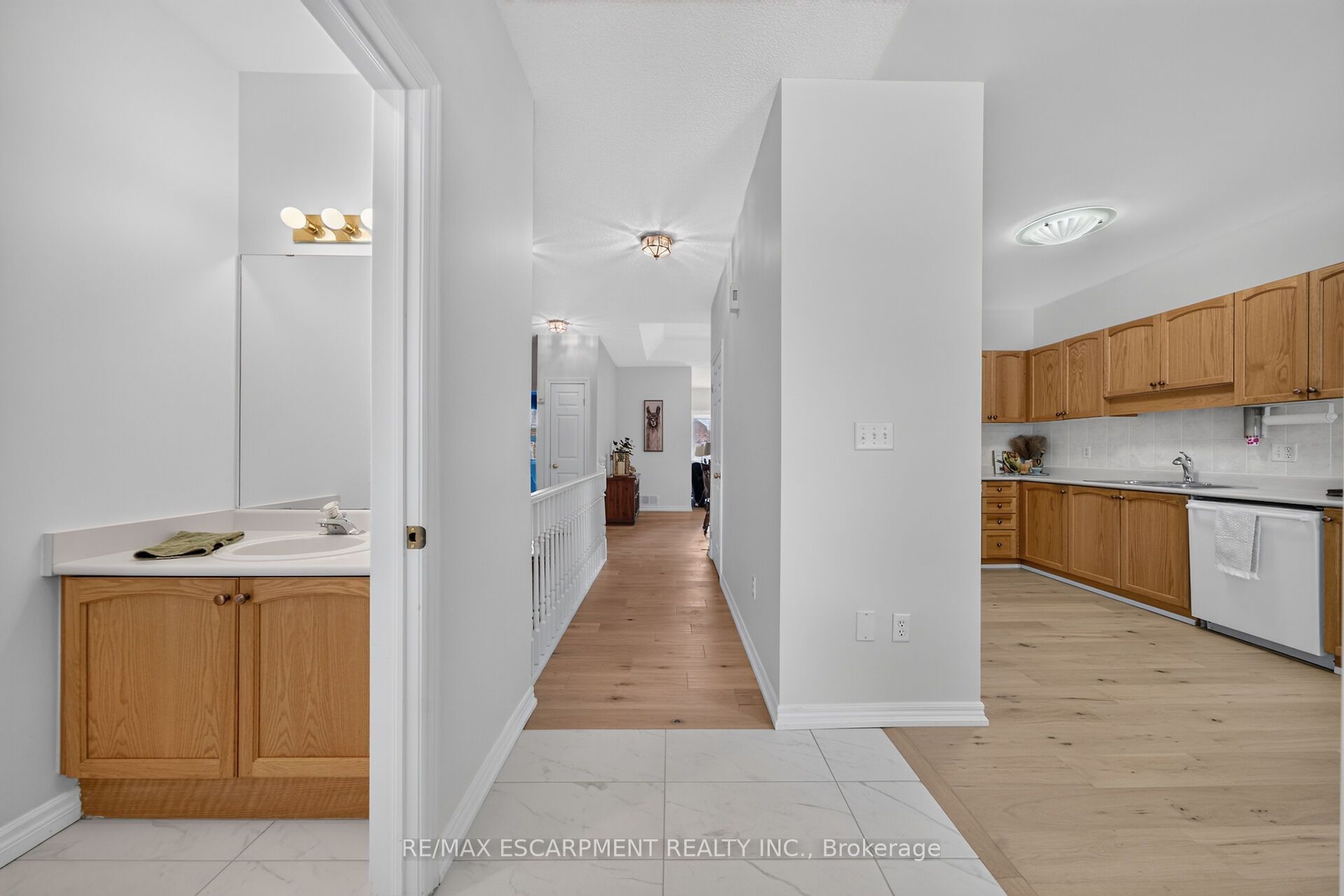 21 TWENTYPLACE Boulevard, Hamilton, ON L0R 1W0 photo 4
