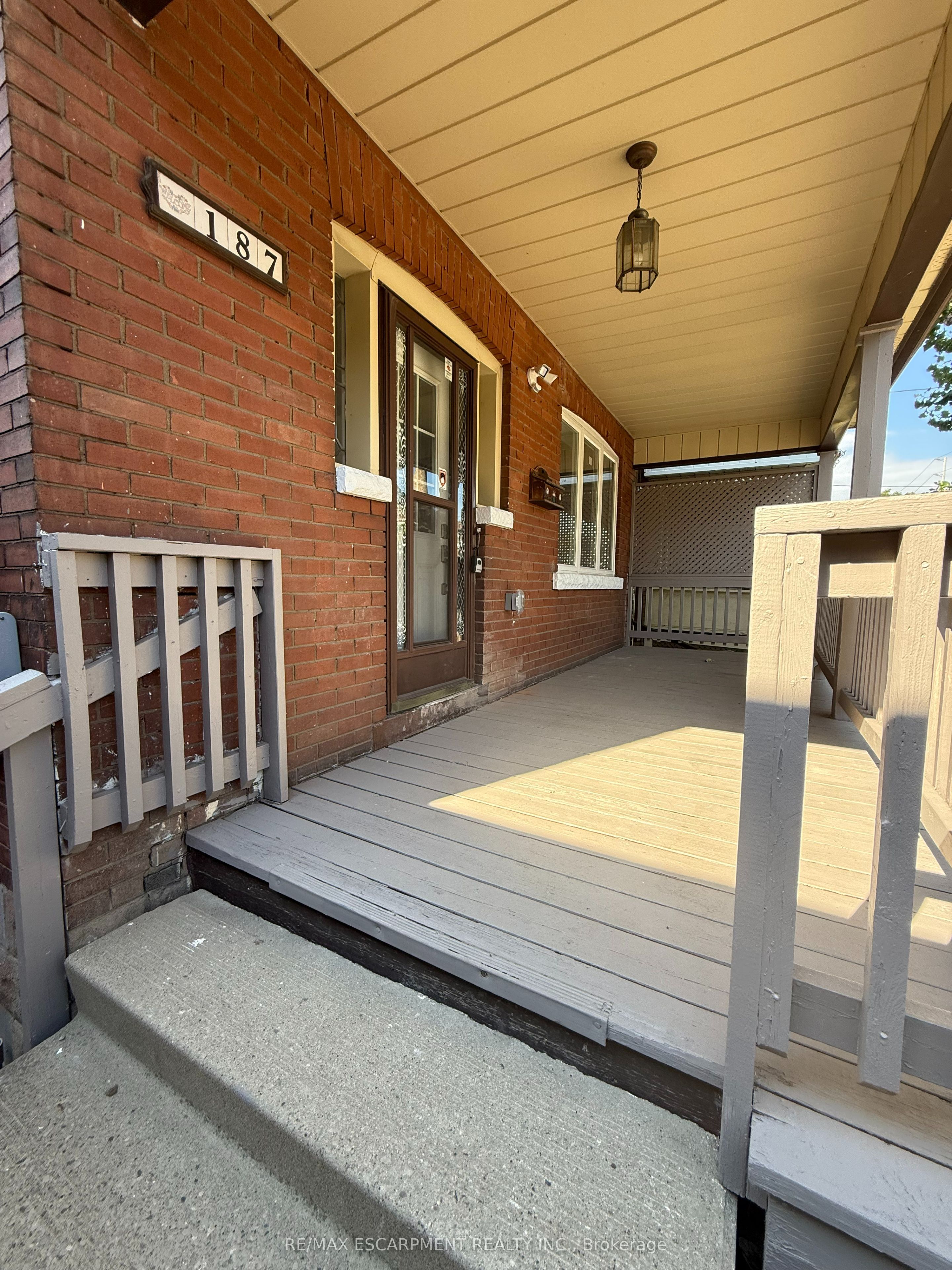 187 Stirton Street Main, Hamilton, ON L8L 6G7 photo 3