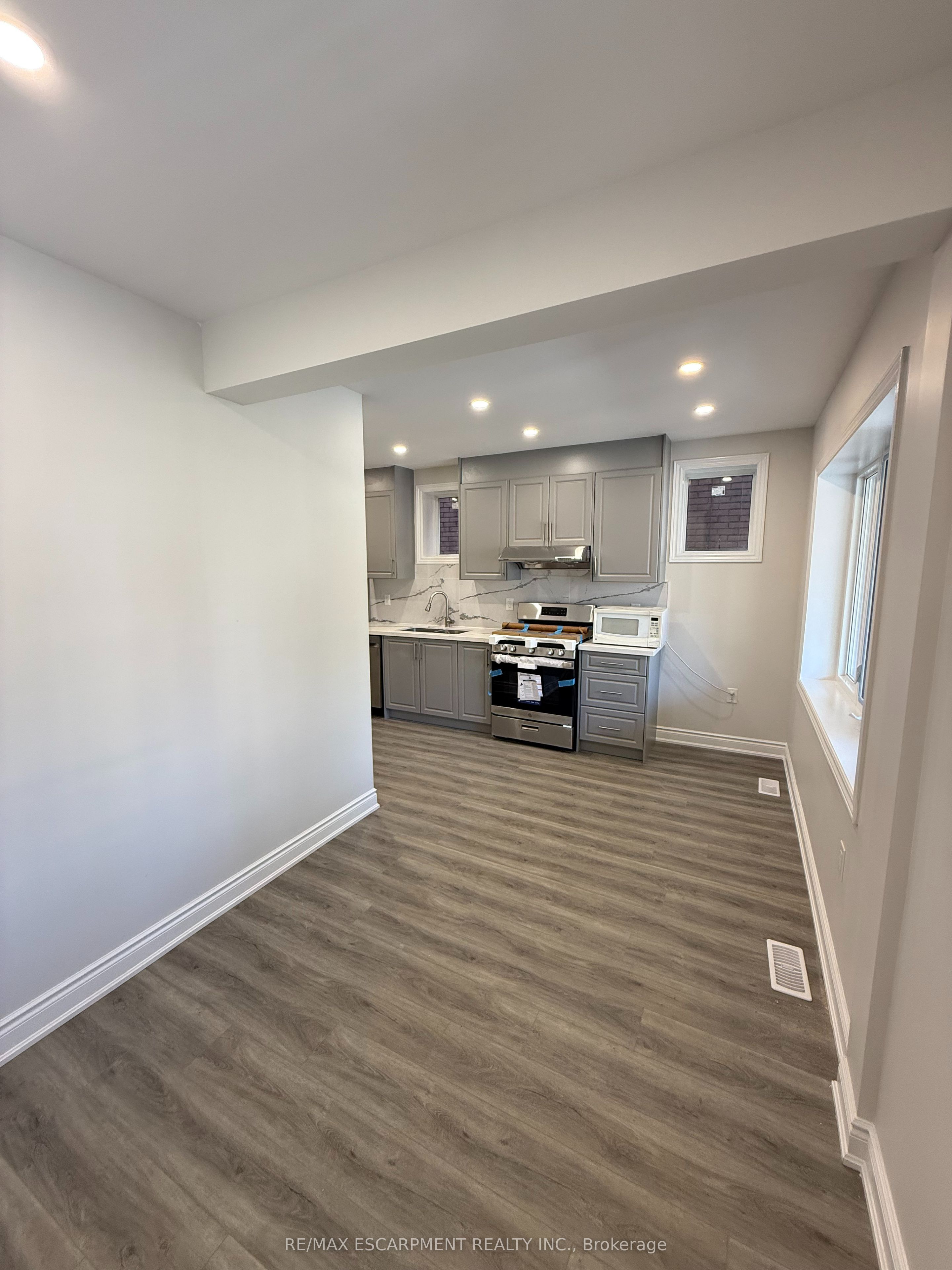 187 Stirton Street Main, Hamilton, ON L8L 6G7 photo 5