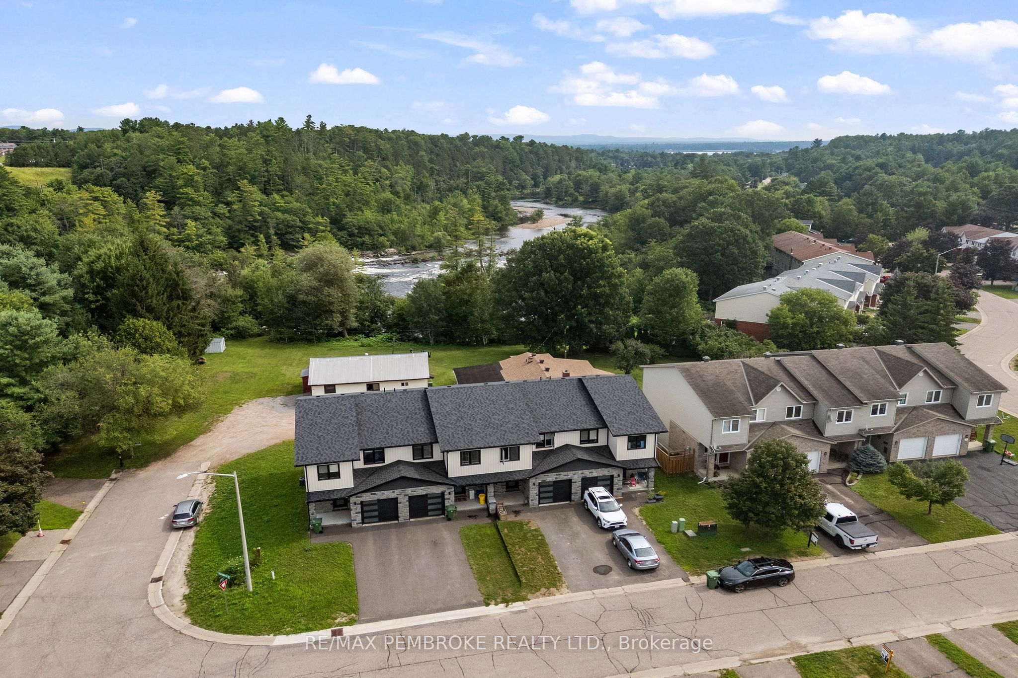 41 Northbrook Road, Petawawa, ON K8H 3N5 photo 3