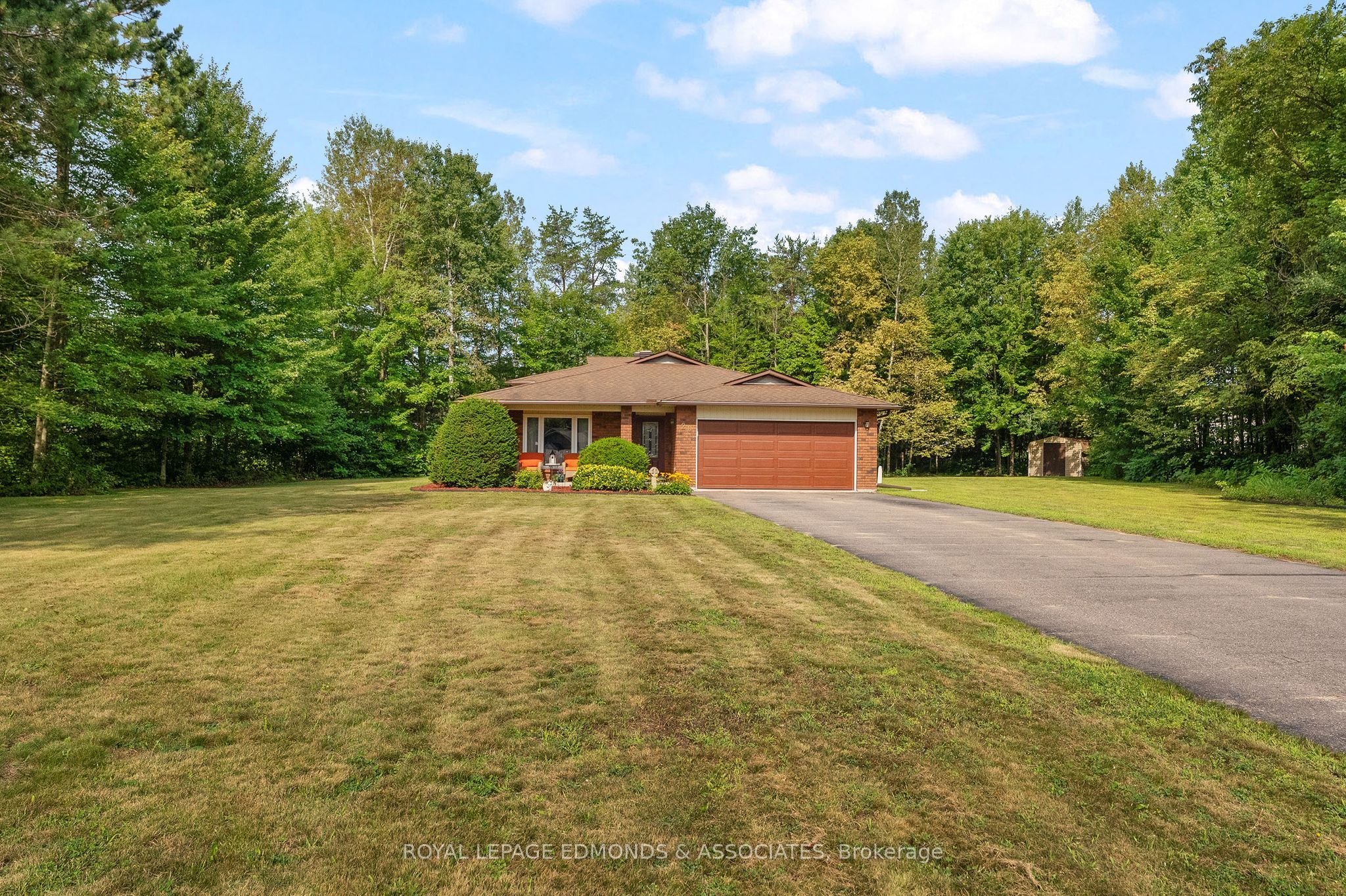 20 Mueller Crescent, Petawawa, ON K8H 3E9 photo 5