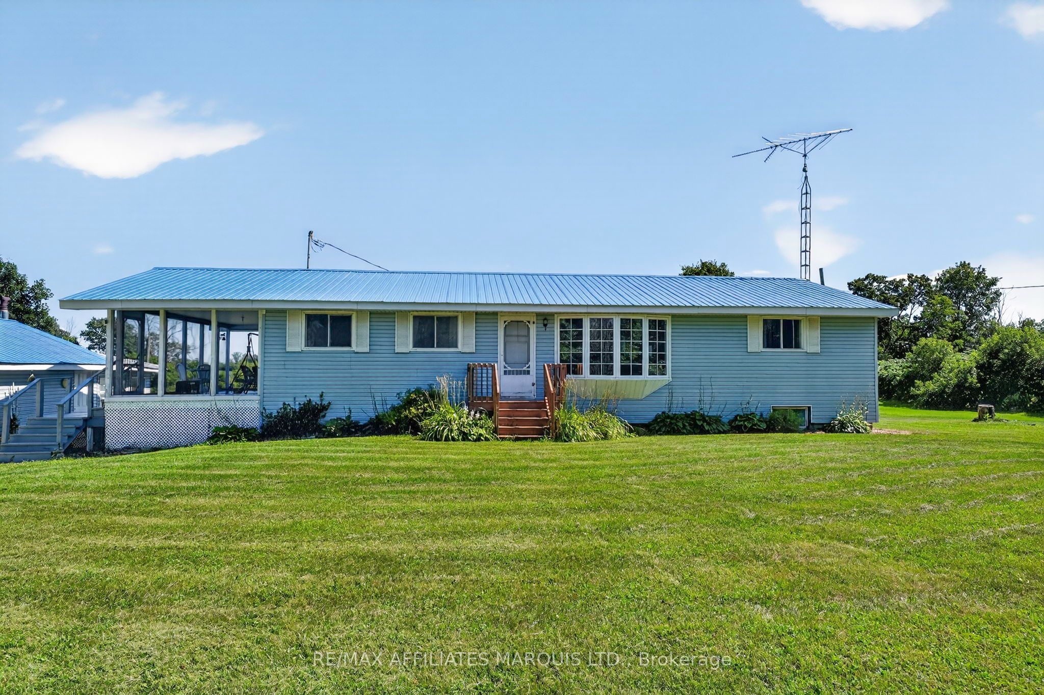 19450 Gore Road, South Glengarry, ON K0C 2E0 photo 3