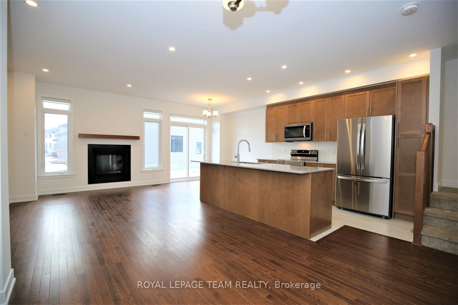 258 Monticello Avenue, Kanata, ON K2S 2S1 photo 2