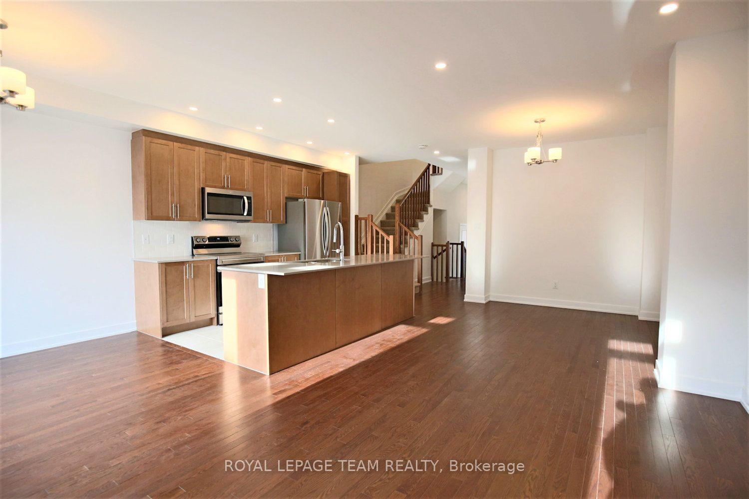 258 Monticello Avenue, Kanata, ON K2S 2S1 photo 3
