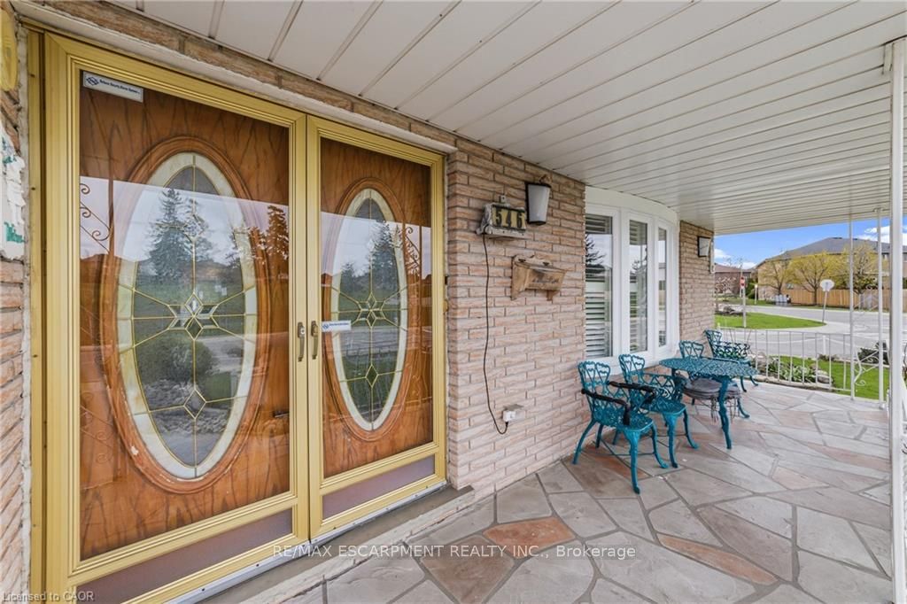 546 Dicenzo Drive, Hamilton, ON L9C 2C3 photo 4