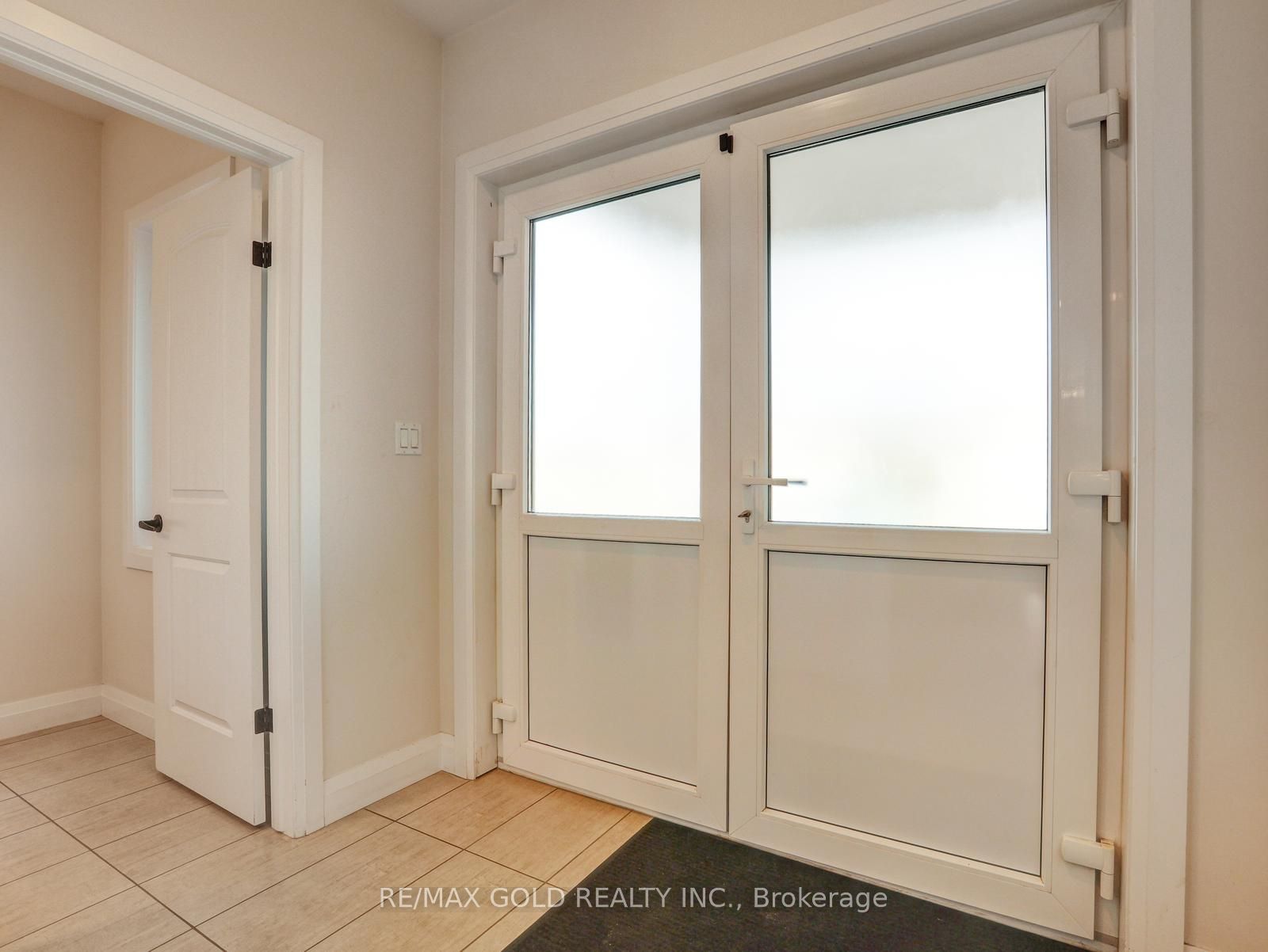 812 Halifax Road, Woodstock, ON N4T 0C6 photo 3