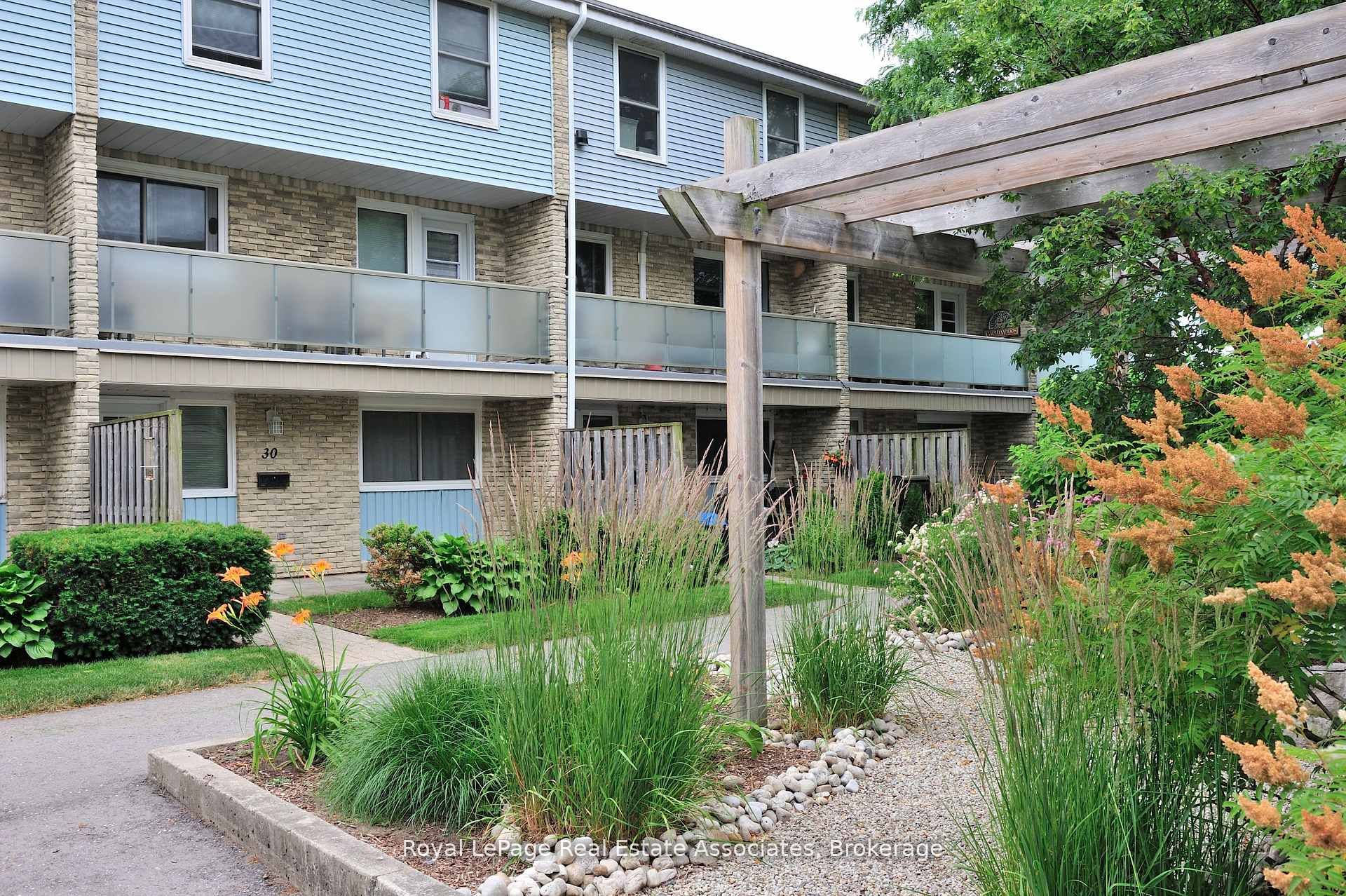 35 Breckenridge Drive 30, Kitchener, ON N2B 3H5 photo 2