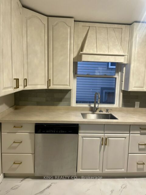 57 Russell Avenue, St. Catharines, ON L2R 1V6