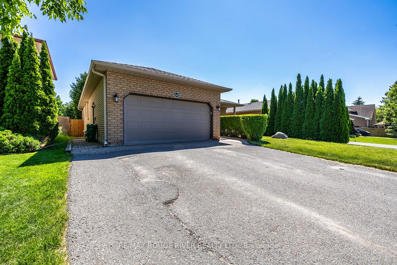 640 Pinewood Drive, Peterborough, ON K9K 1L2 photo 2