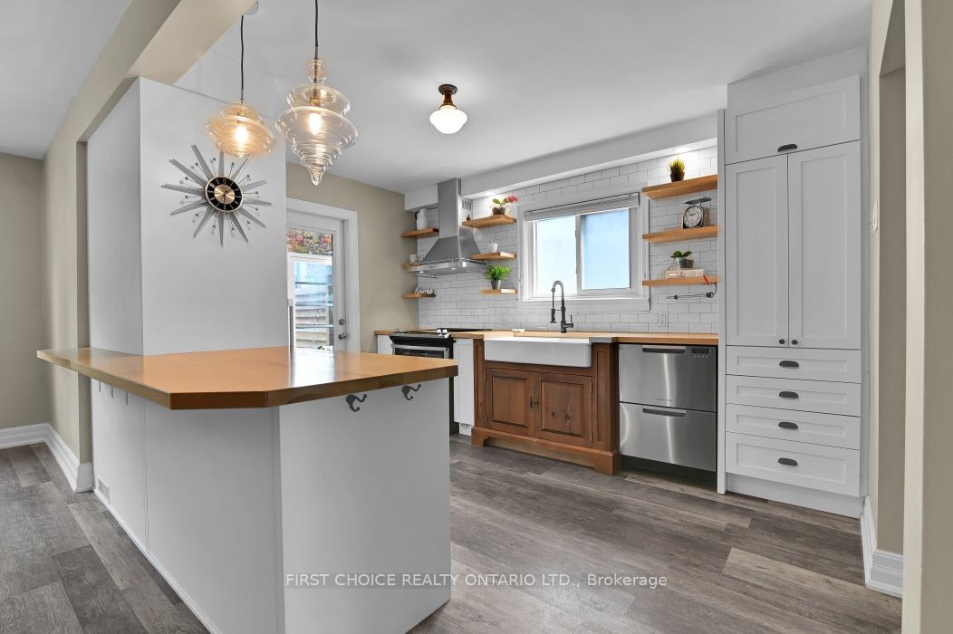 9 Huron Avenue N, Tunneys Pasture and Ottawa West, ON K1Y 0W1 photo 5
