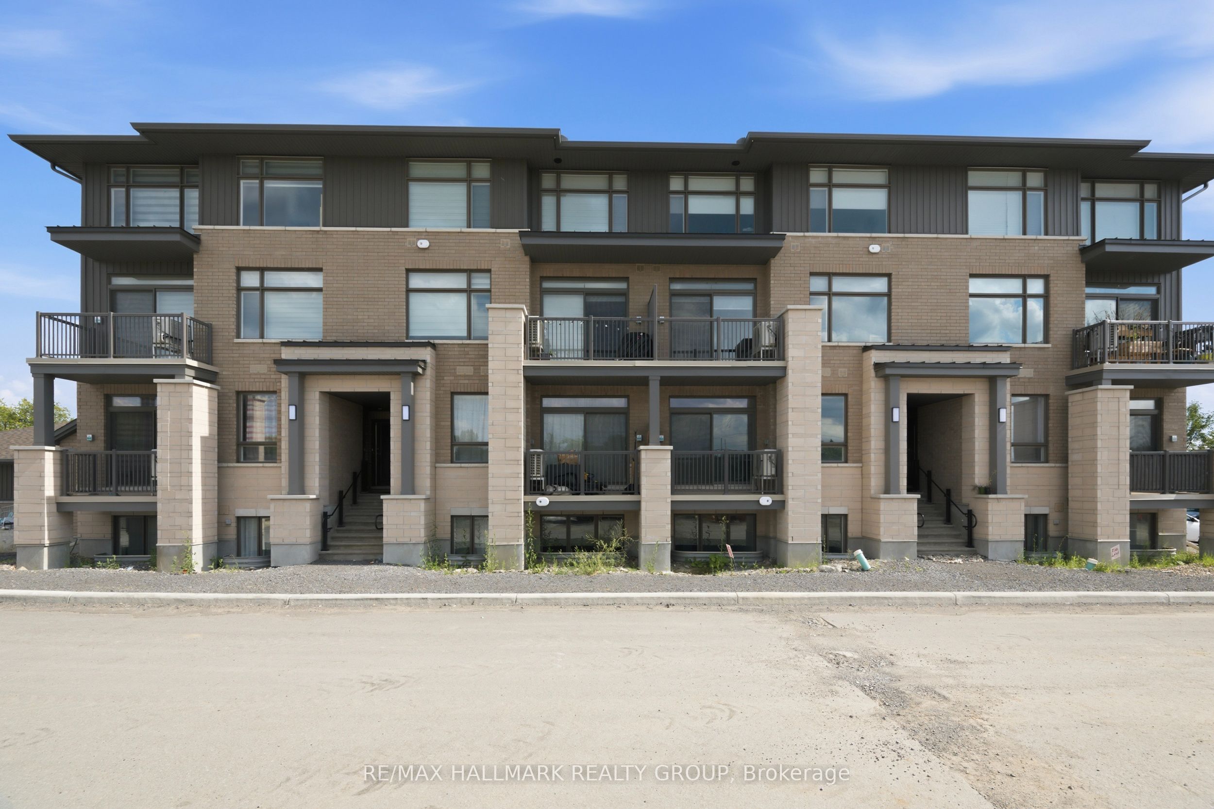623 SILHOUETTE Private, Barrhaven, ON K2J 7J8
