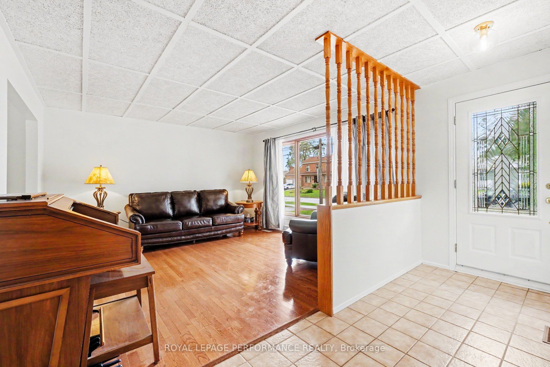 1599 Maxime Street, Cyrville - Carson Grove - Pineview, ON K1B 3K9 photo 4