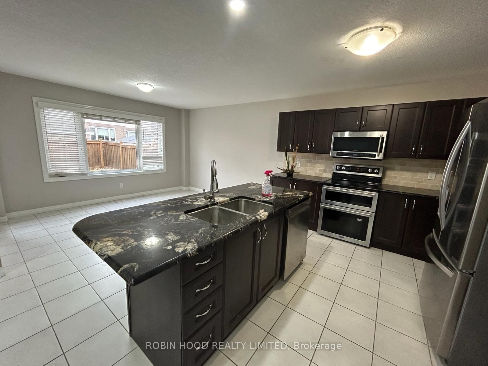 84 Hardcastle Drive 84, Cambridge, ON N1S 0A4 photo 3