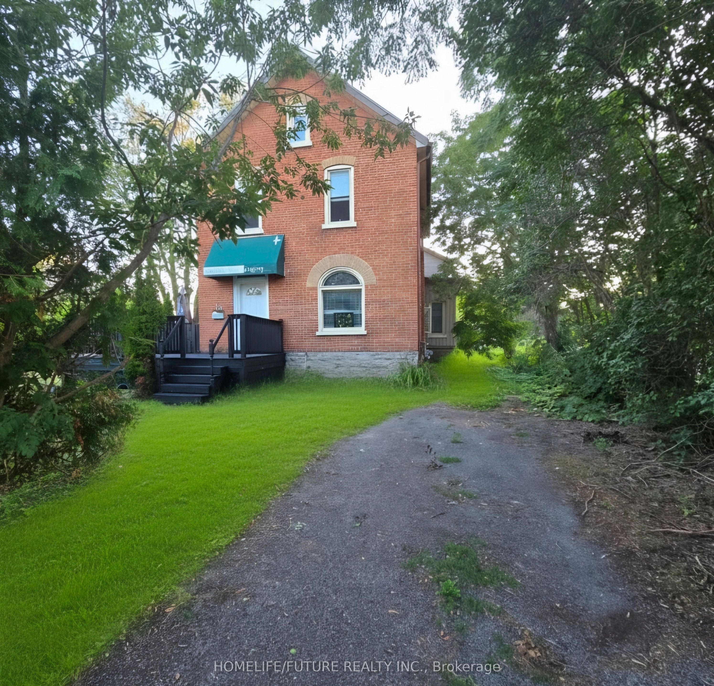 16 Highland Avenue B, Belleville, ON K8P 3R1 photo 2