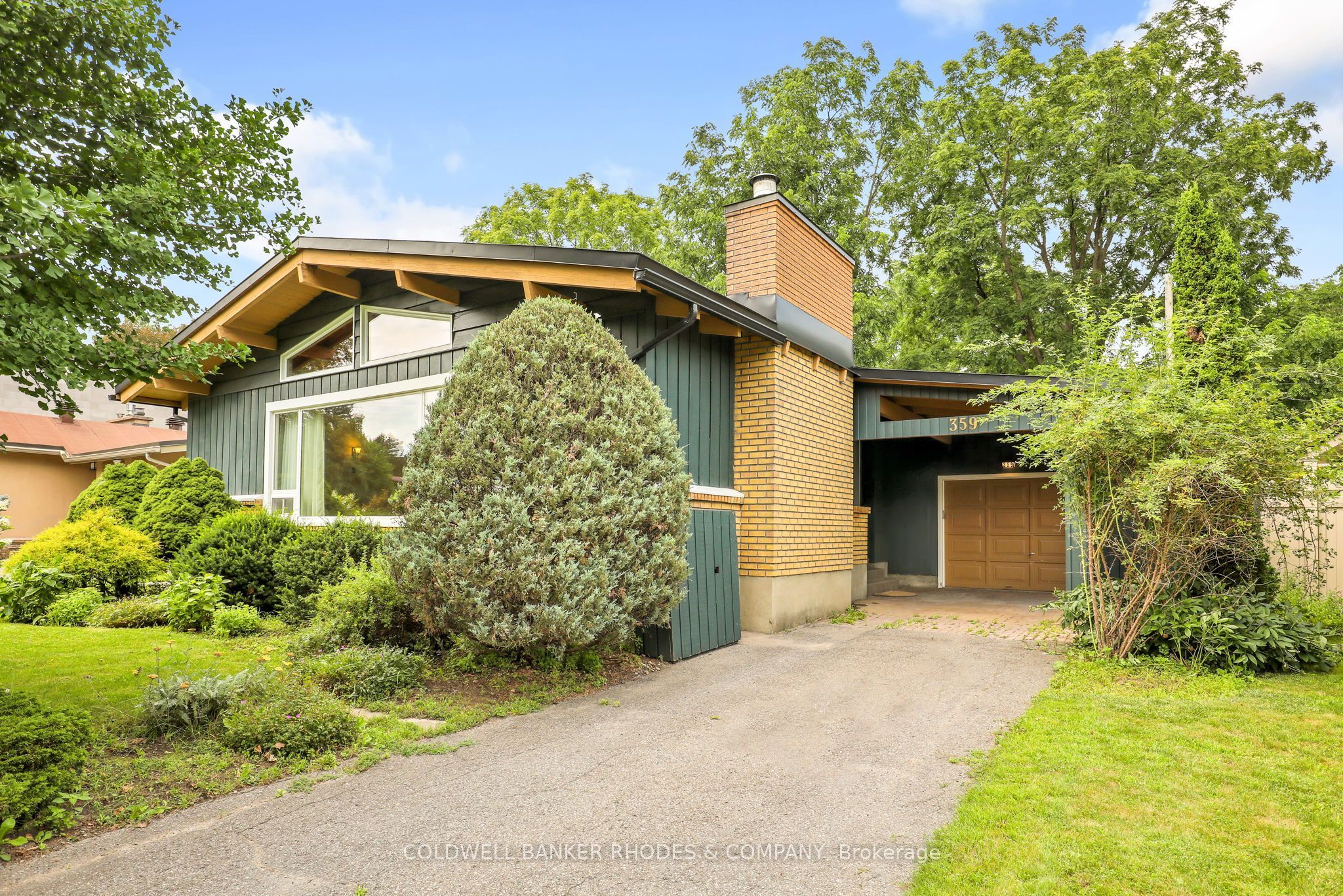 359 Mountbatten Avenue, Alta Vista and Area, ON K1H 5W2