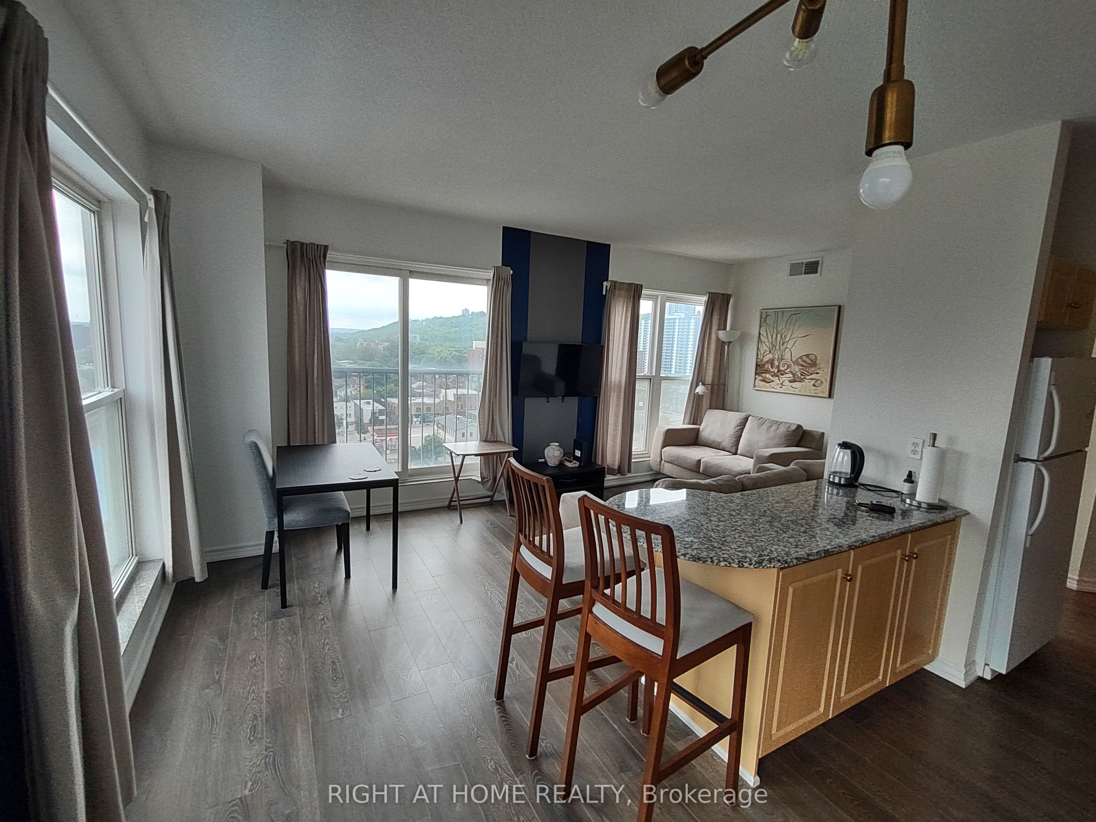 135 James Street S 1102, Hamilton, ON L8P 2Z6 photo 3