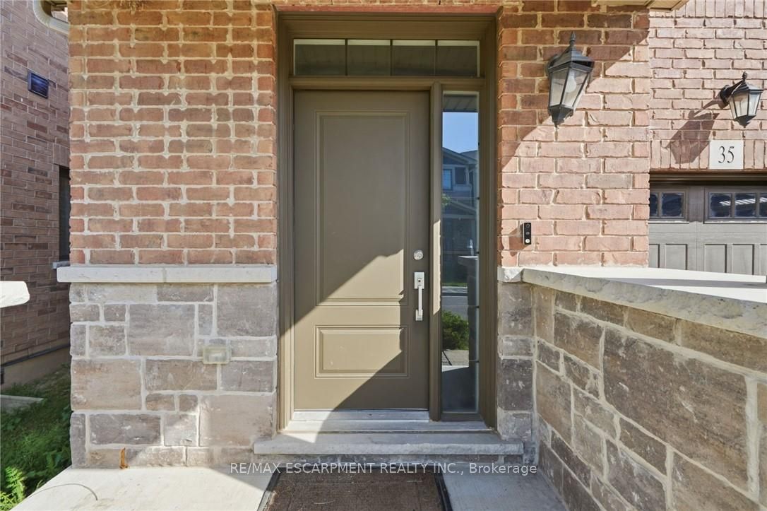 35 Pelican Lane, Hamilton, ON L8K 0A4 photo 3