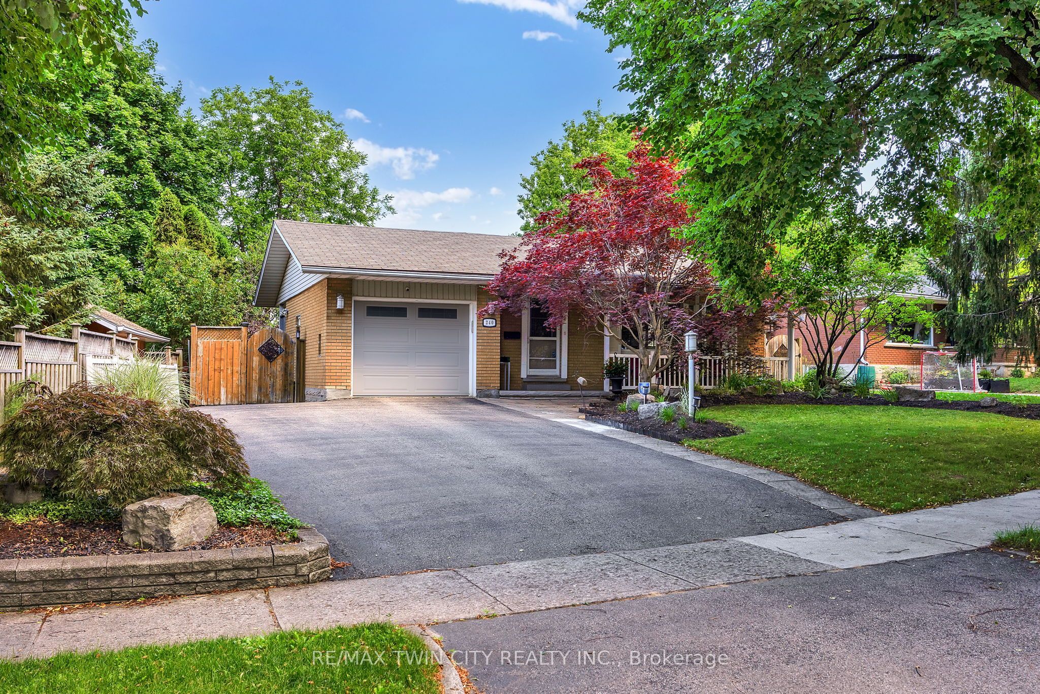 240 Willowdale Avenue, Waterloo, ON N2J 3M1