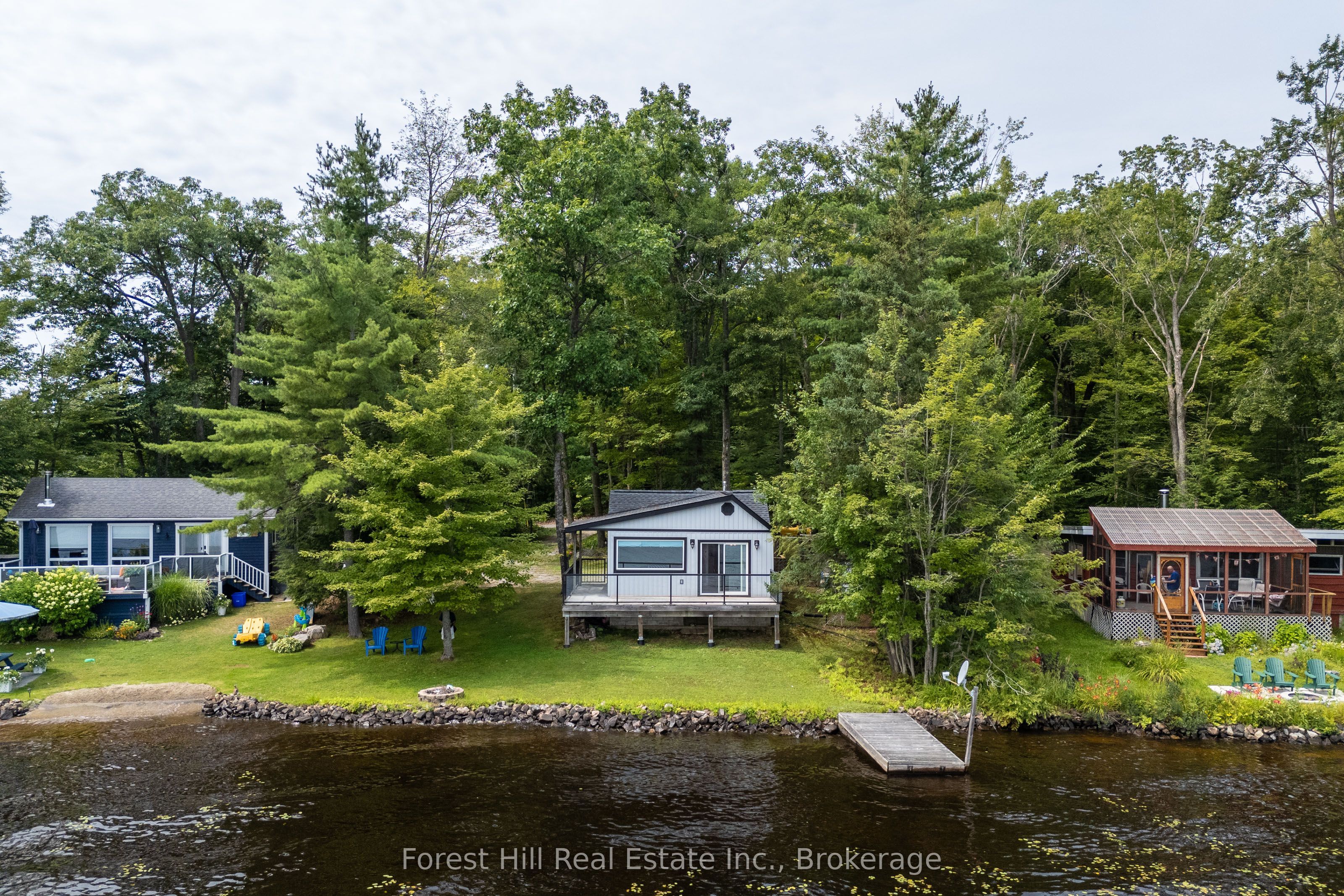 1048 West Black Lake Road, Muskoka Lakes, ON P0C 1M0 photo 2