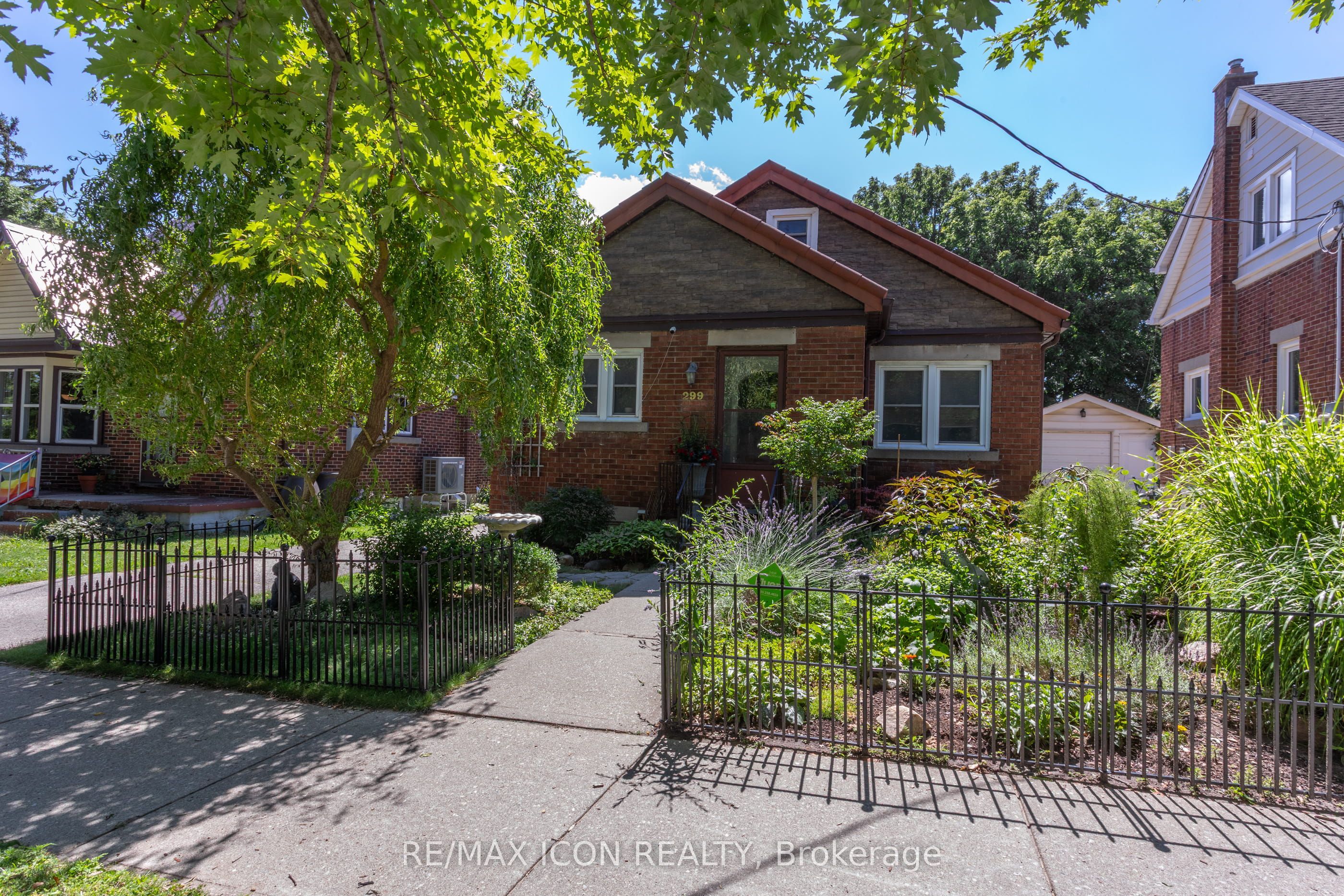 299 Park Street, Kitchener, ON N2G 1N2