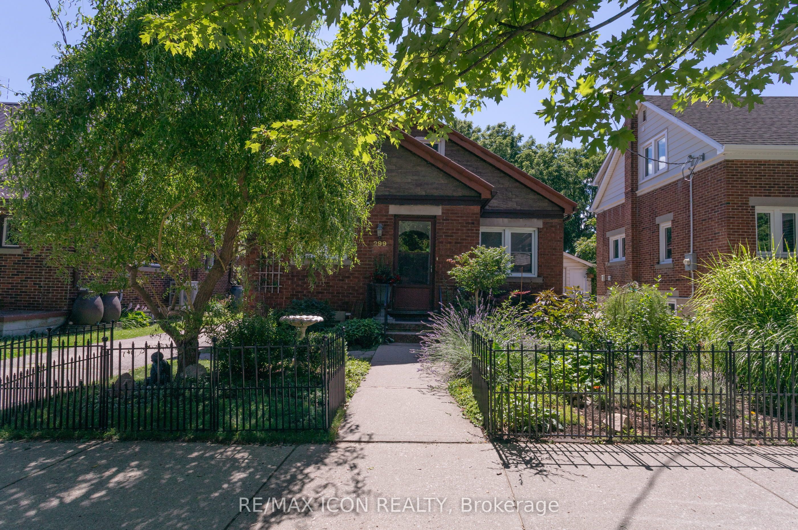299 Park Street, Kitchener, ON N2G 1N2 photo 2