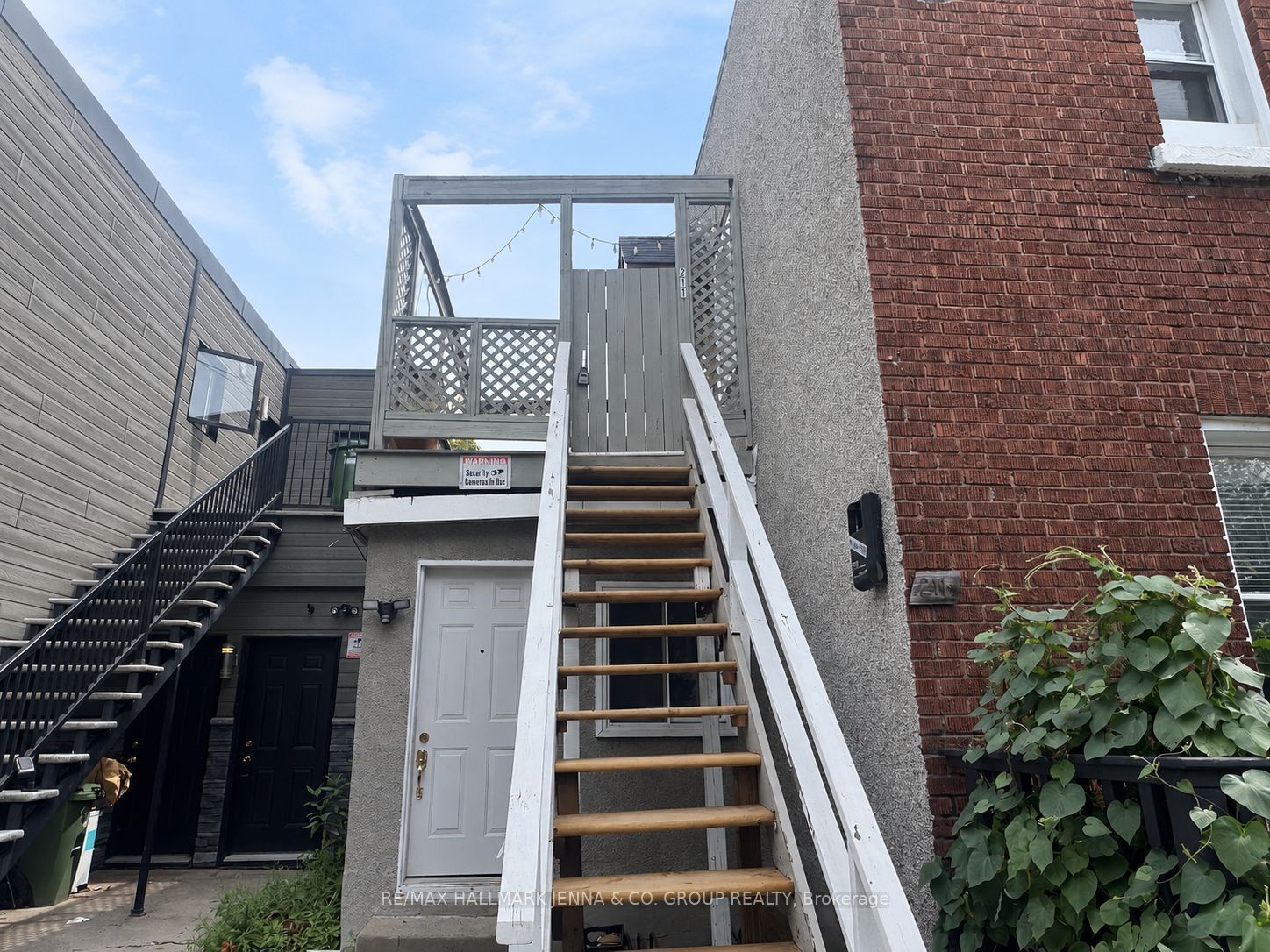 211 Hannah Street, Vanier and Kingsview Park, ON K1L 7M6 photo 2