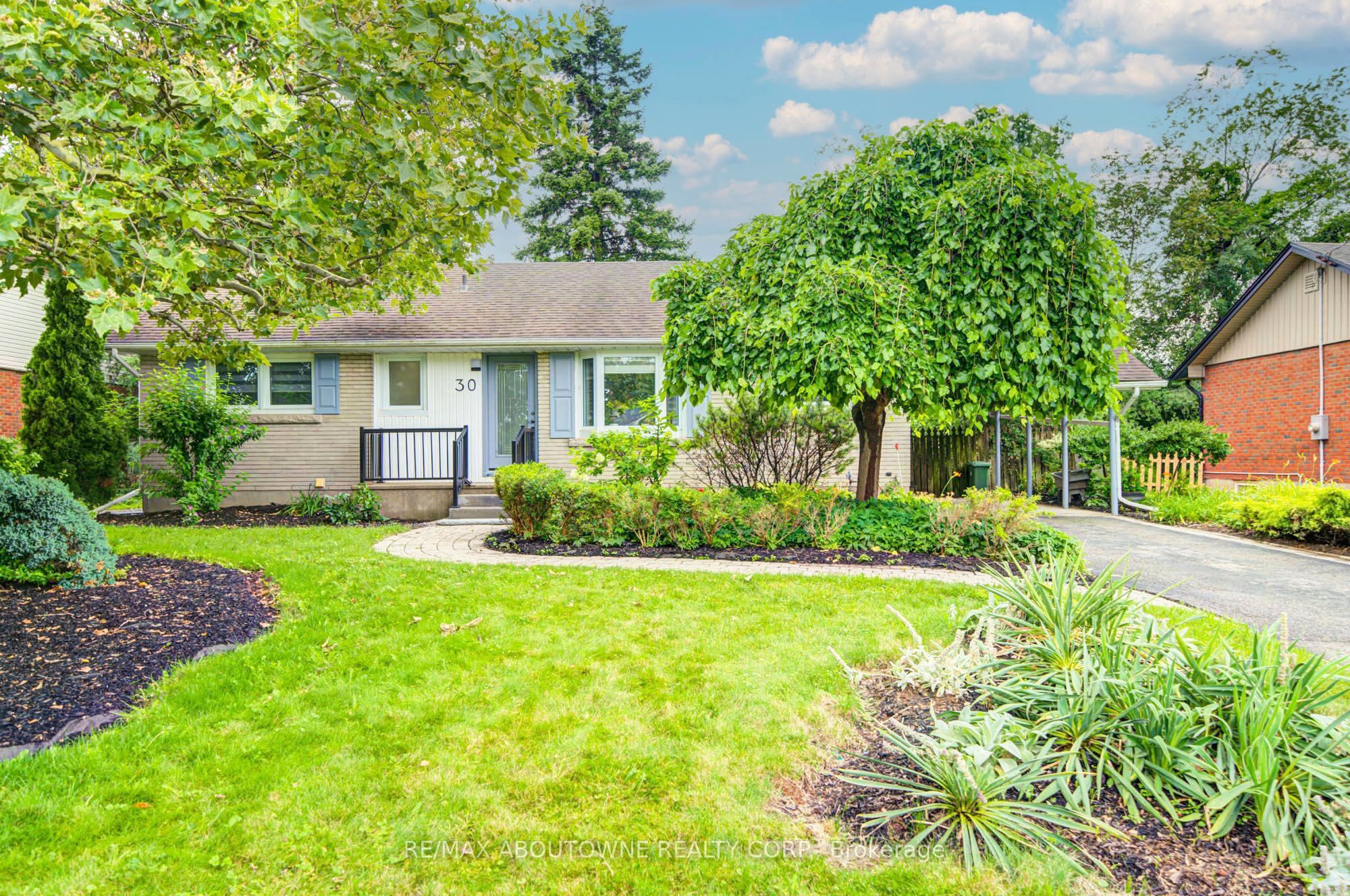 30 Dale Avenue, Hamilton, ON L8G 3L9 photo 2