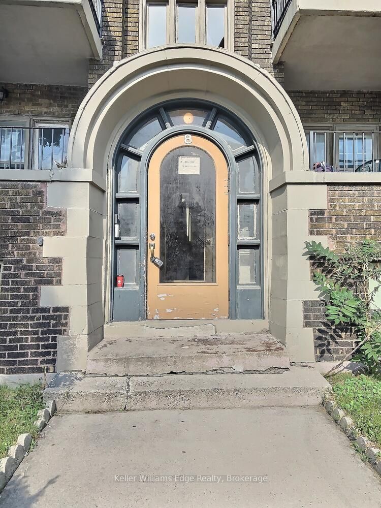 8 Tisdale Street S 10, Hamilton, ON L8N 2V9 photo 3