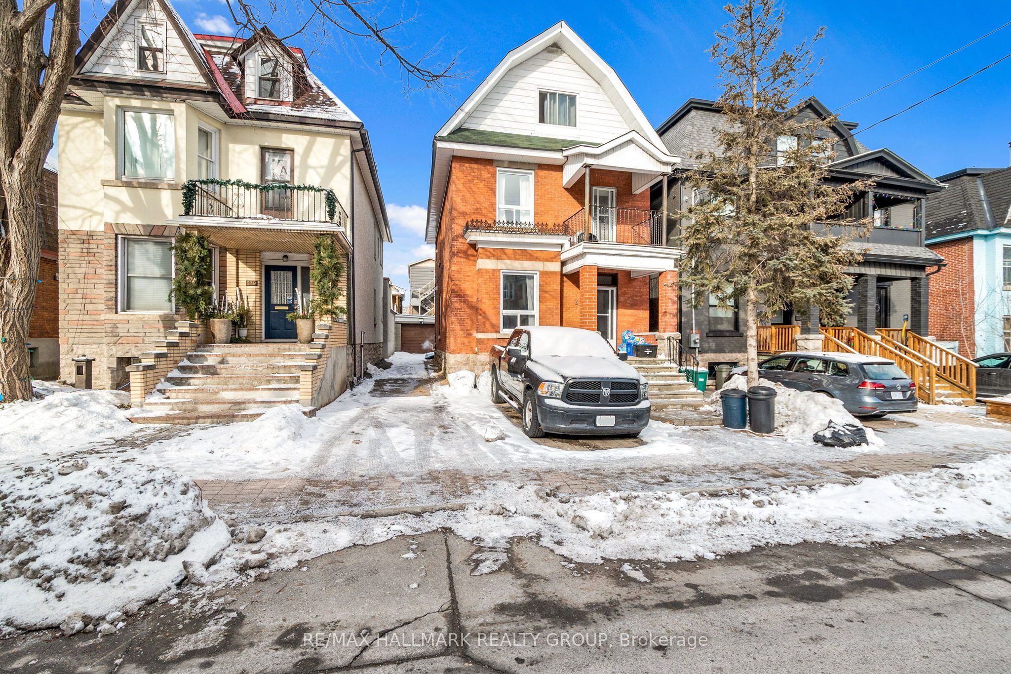277 Arlington Avenue Unit 2, West Centre Town, ON M6C 2Z6 photo 2