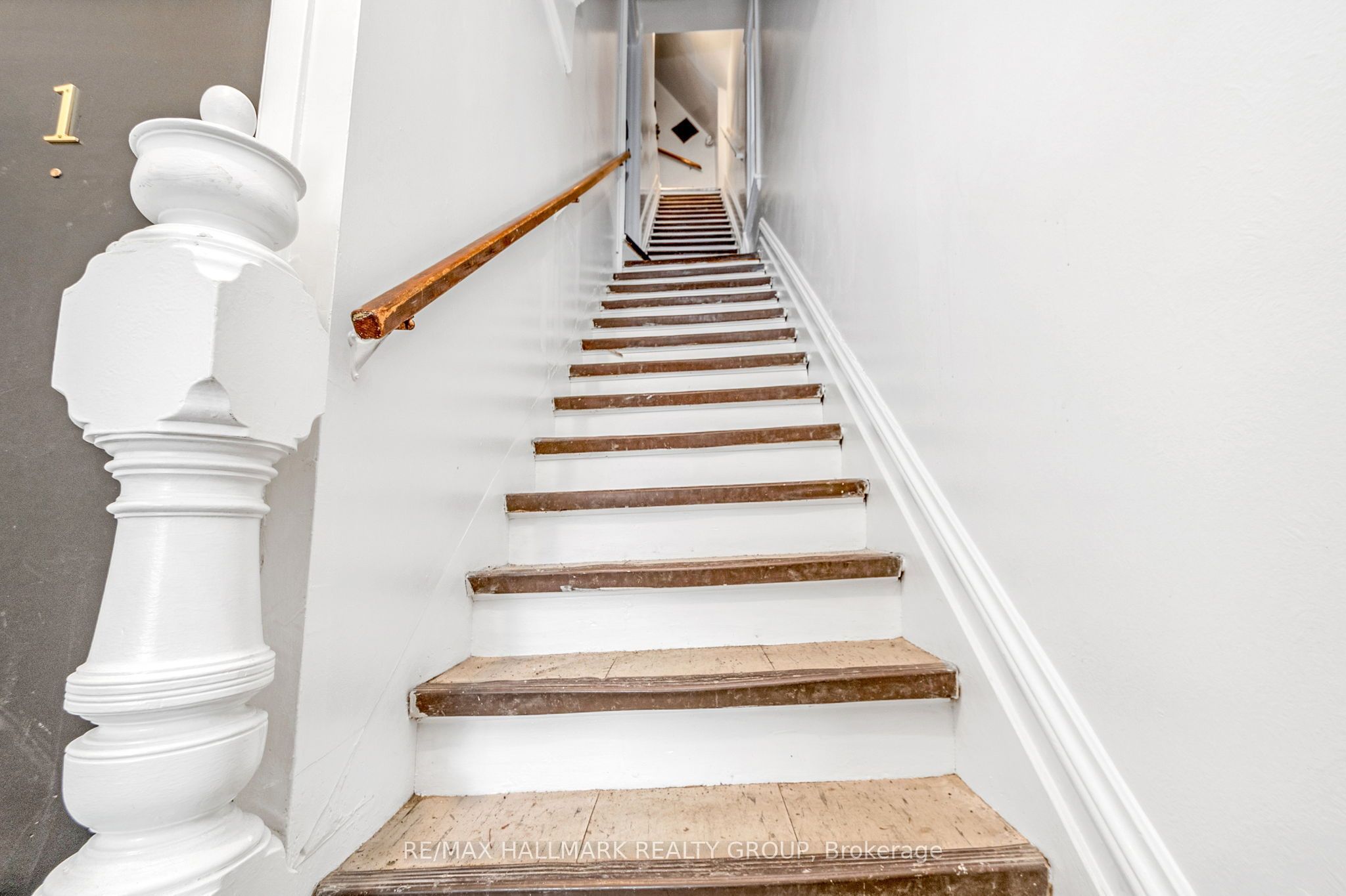 277 Arlington Avenue Unit 2, West Centre Town, ON M6C 2Z6 photo 3