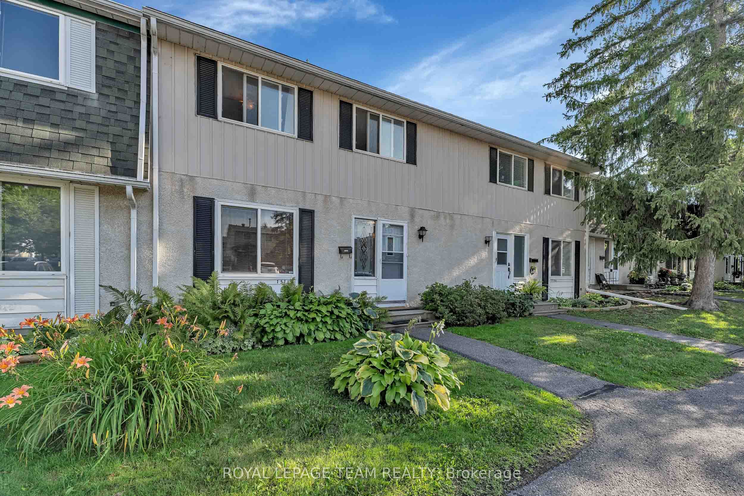 1516 Beaverpond Drive F, Cyrville - Carson Grove - Pineview, ON K1B 3R9 photo 2