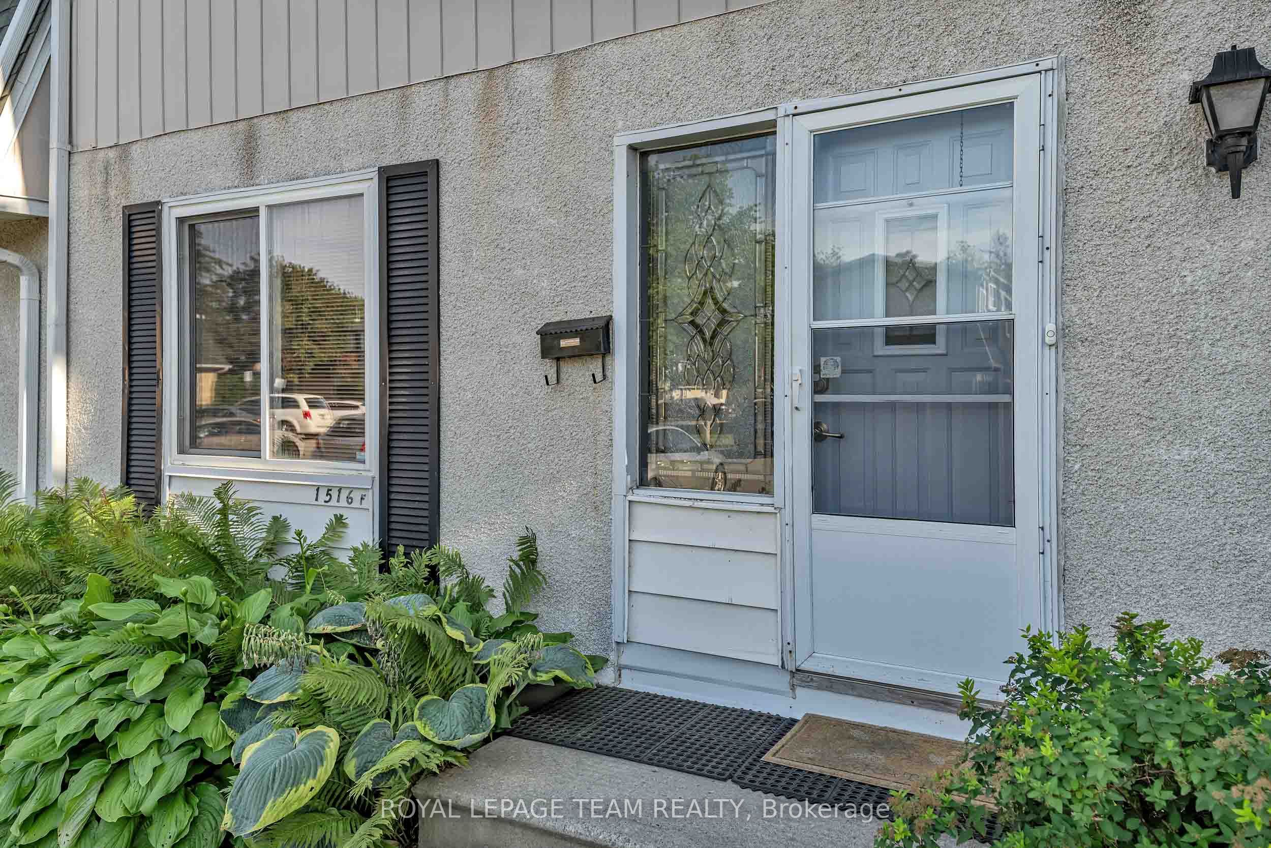 1516 Beaverpond Drive F, Cyrville - Carson Grove - Pineview, ON K1B 3R9 photo 4
