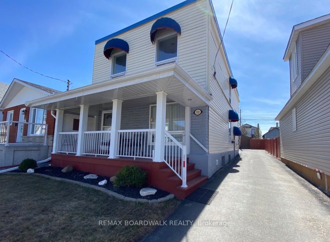332 Shakespeare Street 1, Vanier and Kingsview Park, ON K1L 5M2 photo 2