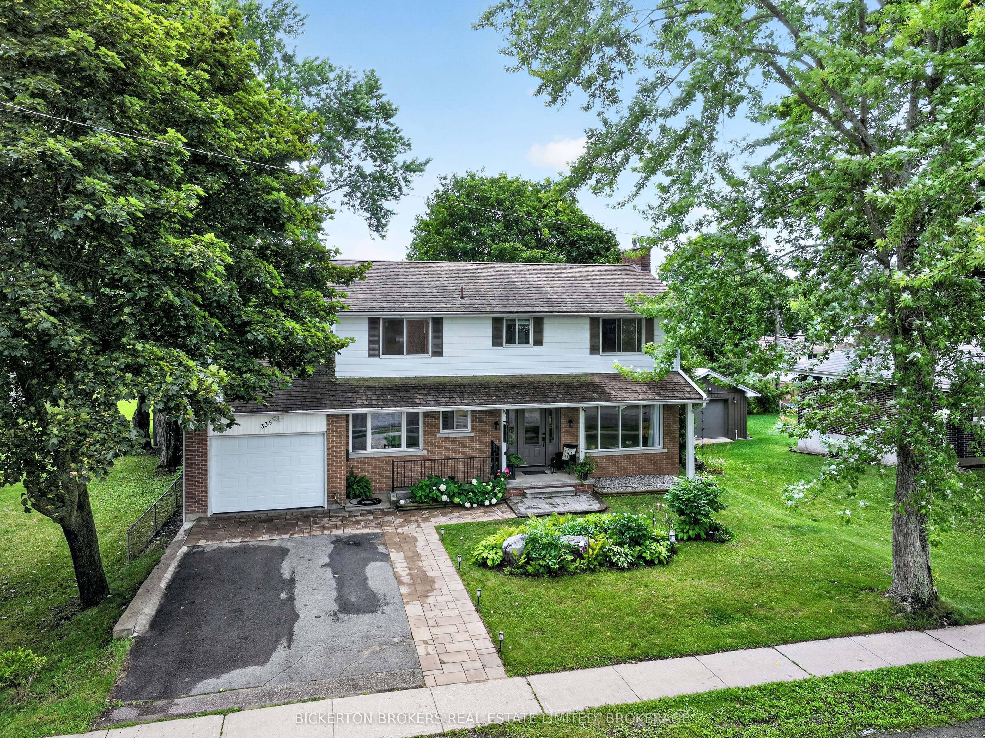 335 Elizabeth Drive, Gananoque, ON K7G 1P6