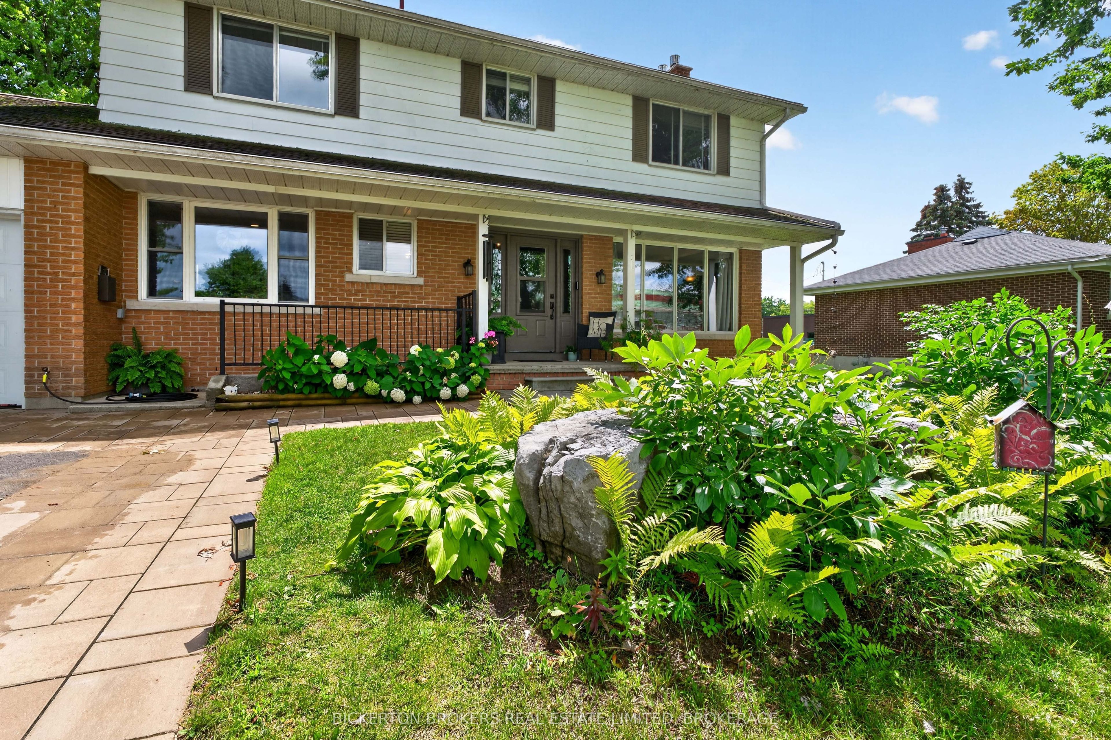 335 Elizabeth Drive, Gananoque, ON K7G 1P6 photo 2