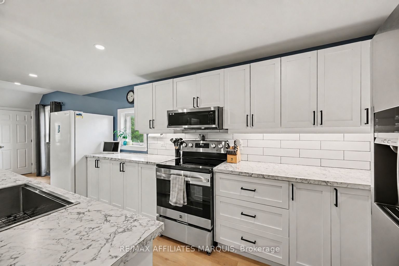 31 Minto Avenue, Montague, ON K7A 2X8 photo 5