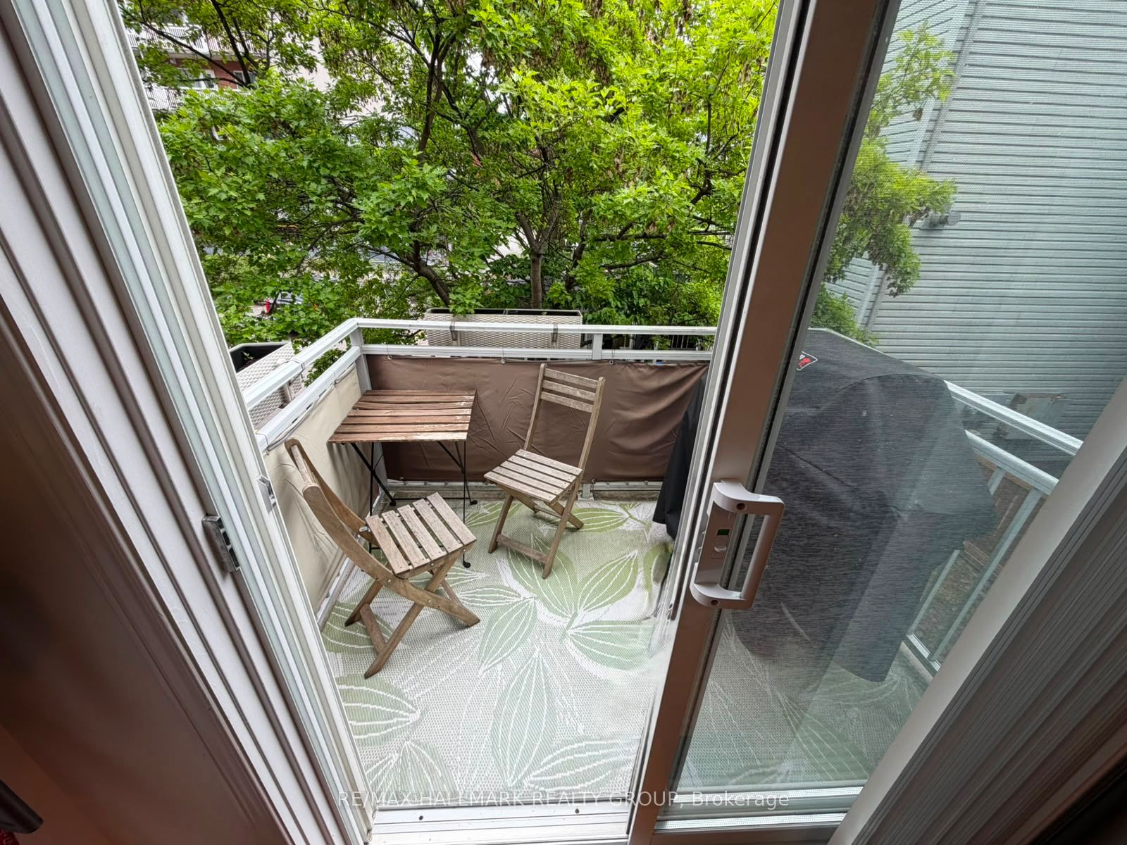 418 Somerset Street W, Ottawa Centre, ON K2P 0K2 photo 2