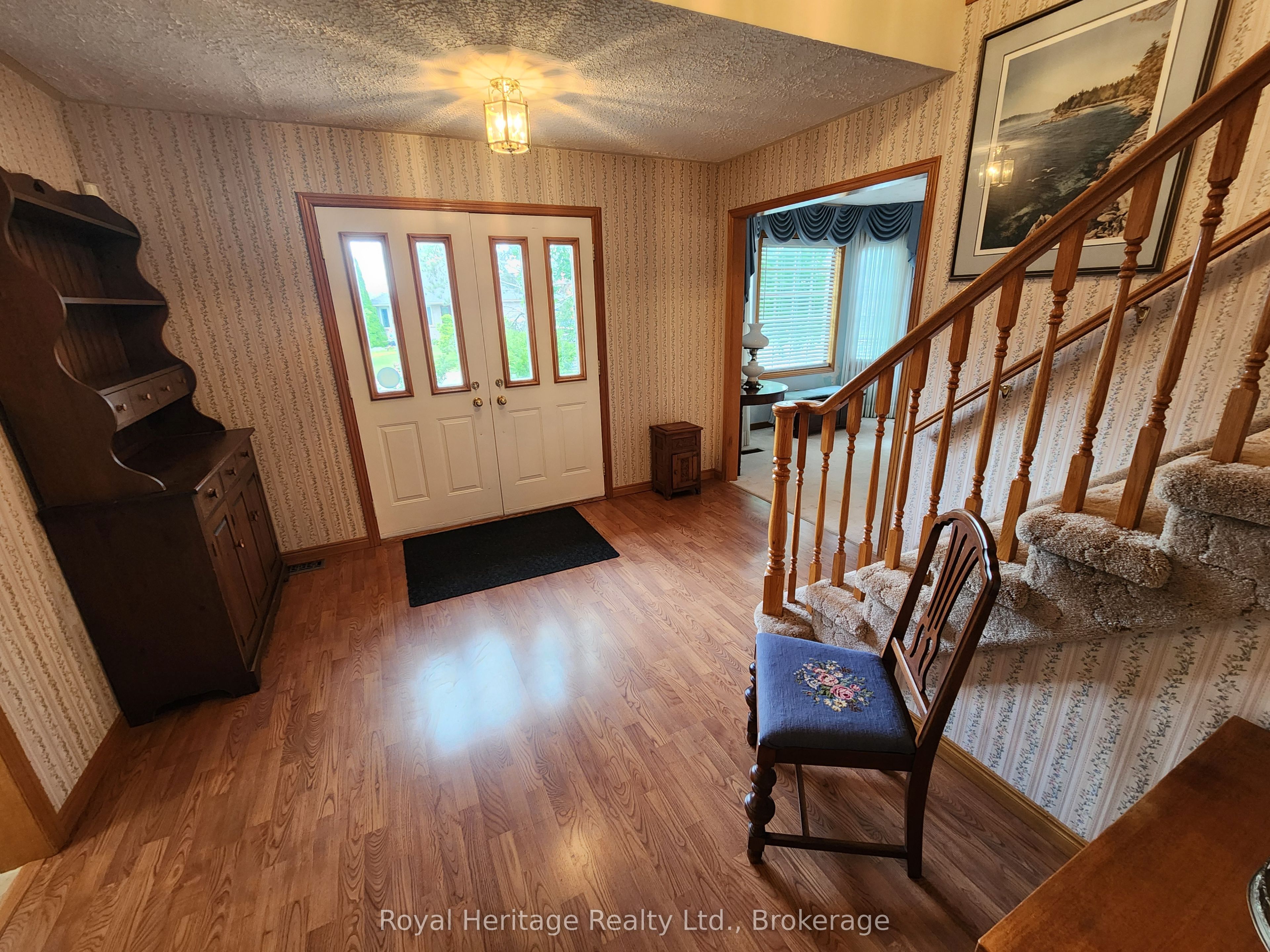 1534 Scollard Crescent, Peterborough, ON K9H 7L1 photo 2