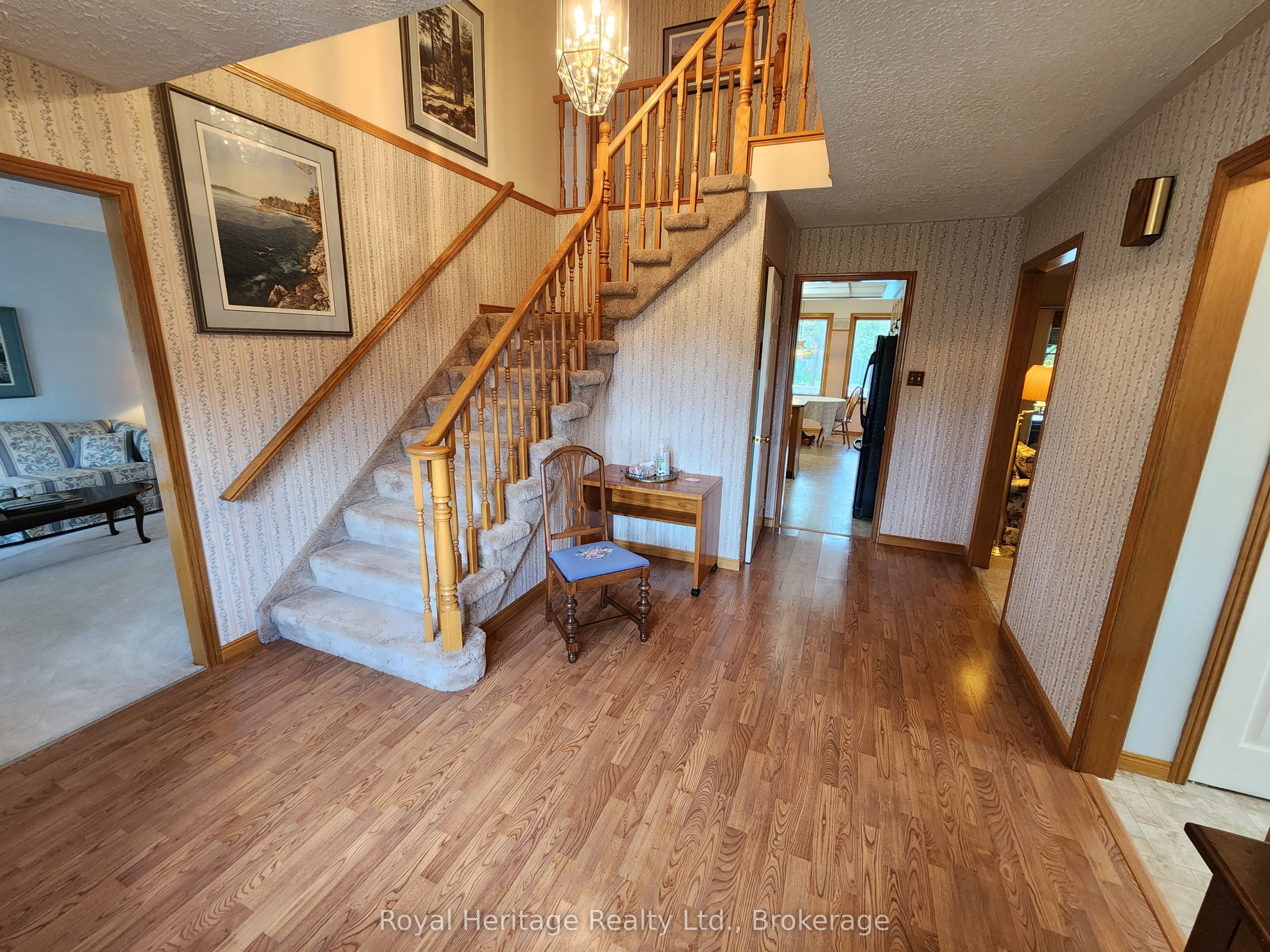 1534 Scollard Crescent, Peterborough, ON K9H 7L1 photo 3