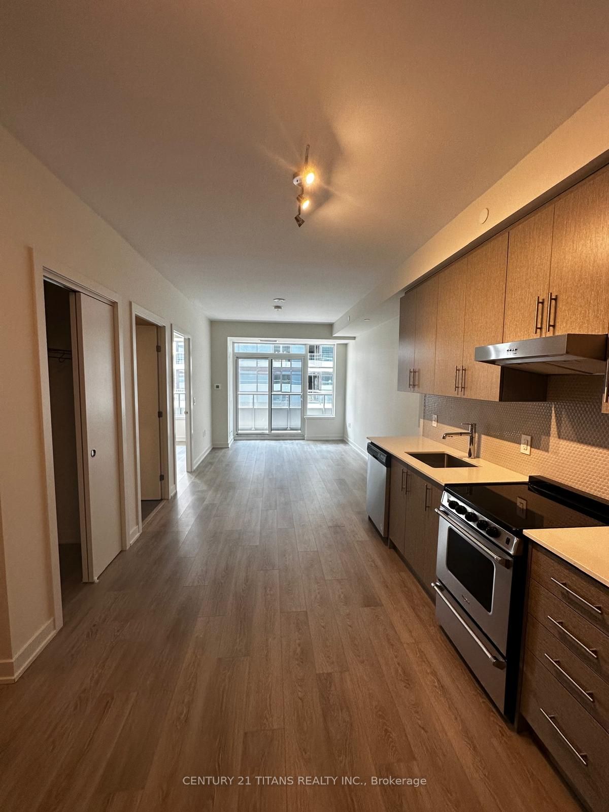 212 King Williams Street 1206, Hamilton, ON L8R 0A7 photo 3