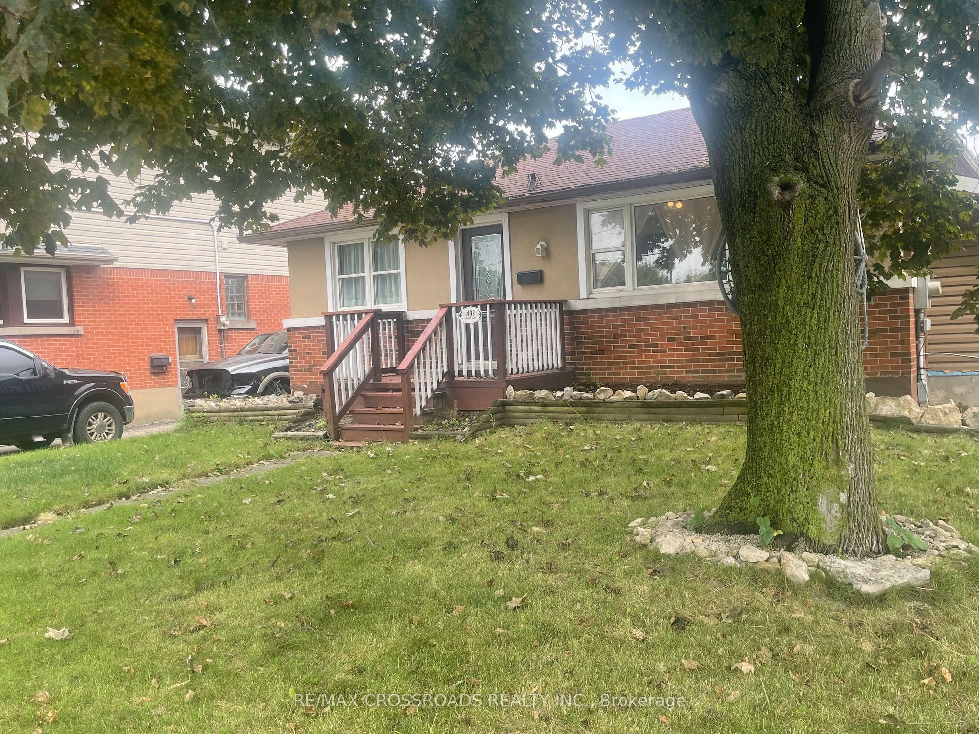 493 Upper Gage Avenue main, Hamilton, ON L8V 4J2