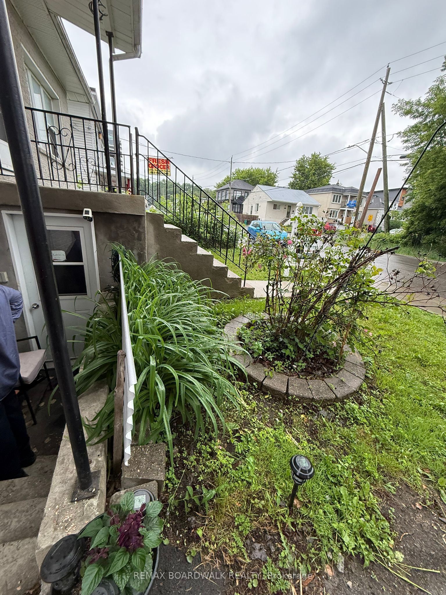 46 Jolliet Avenue, Vanier and Kingsview Park, ON K1L 5H5 photo 3