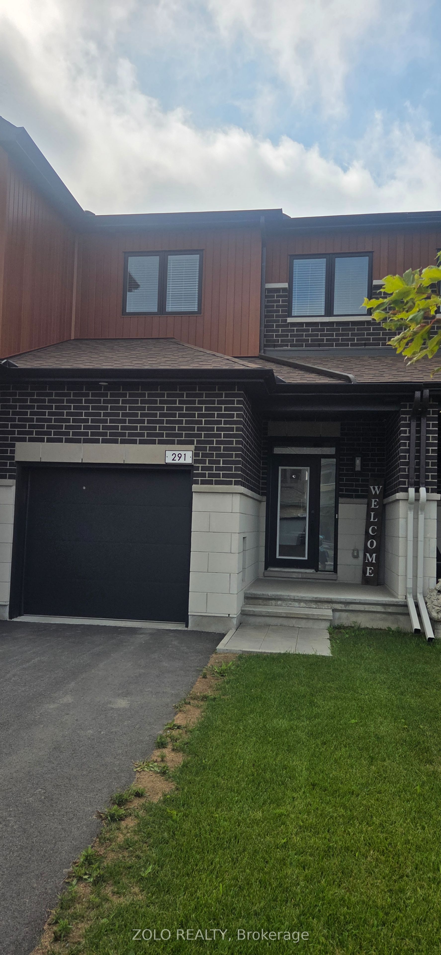 291 Labelle Street, Russell, ON K0A 1W1